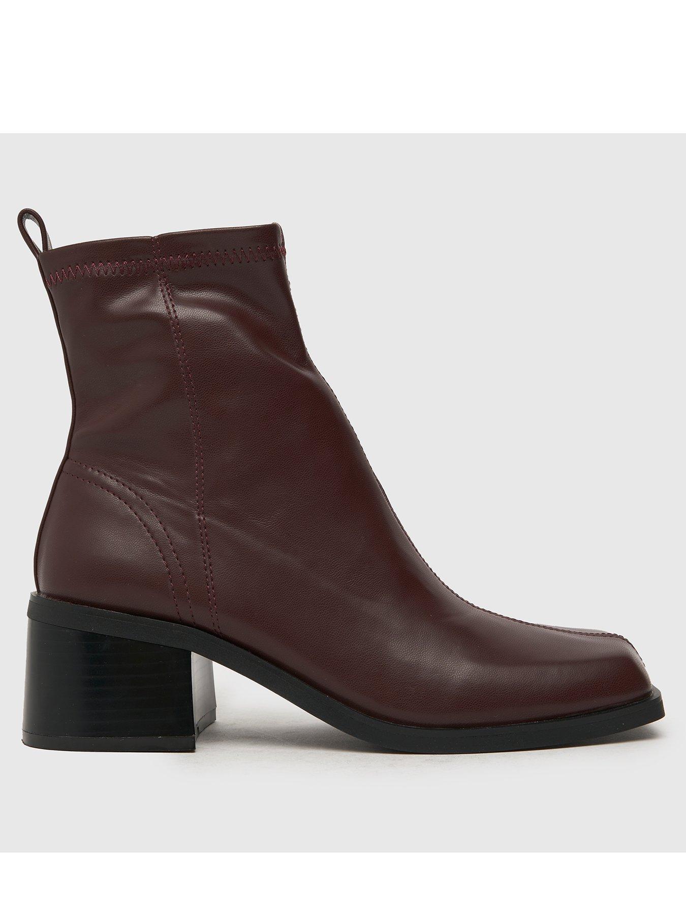 Stretch hot sale chelsea boots