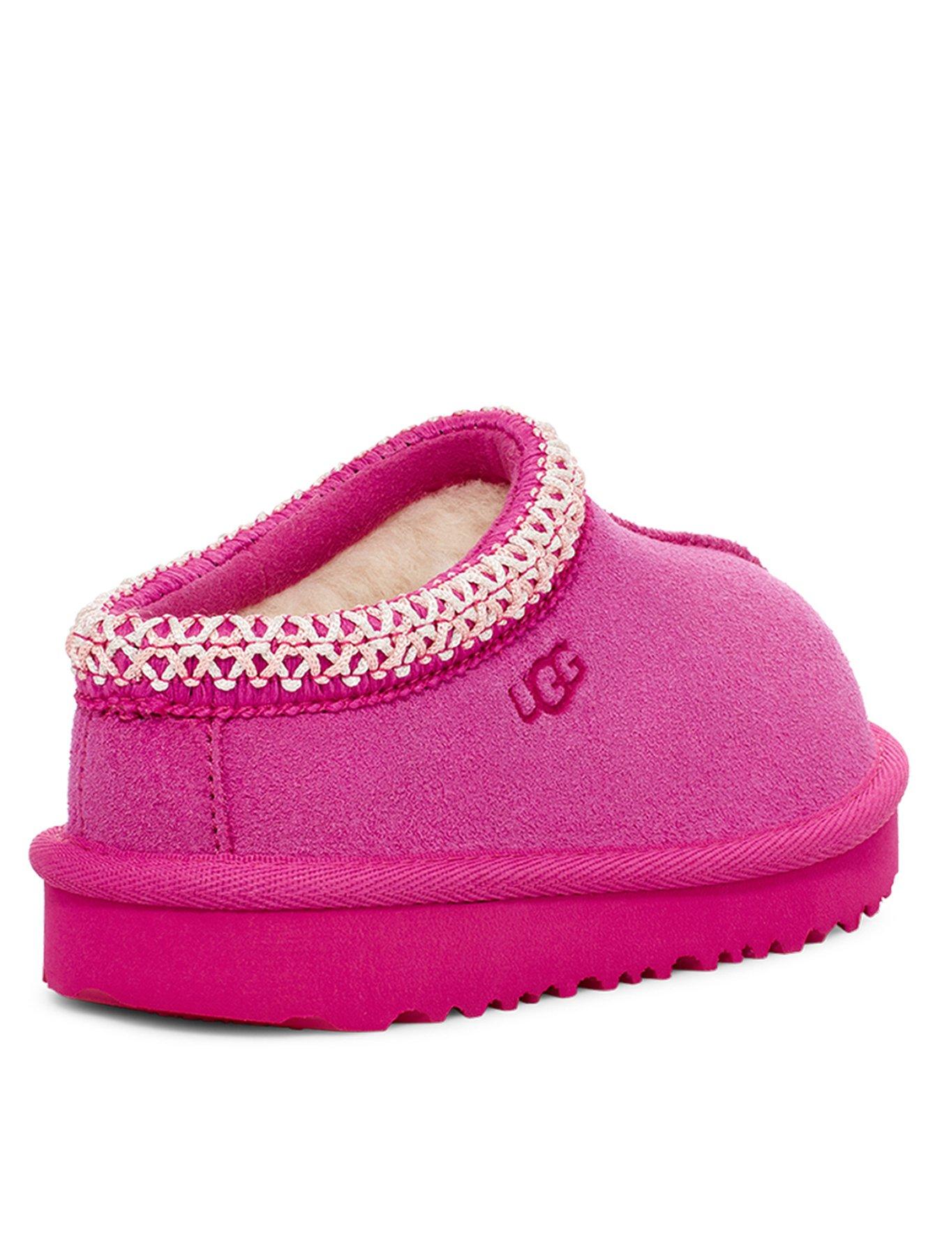 Kids pink best sale ugg slippers