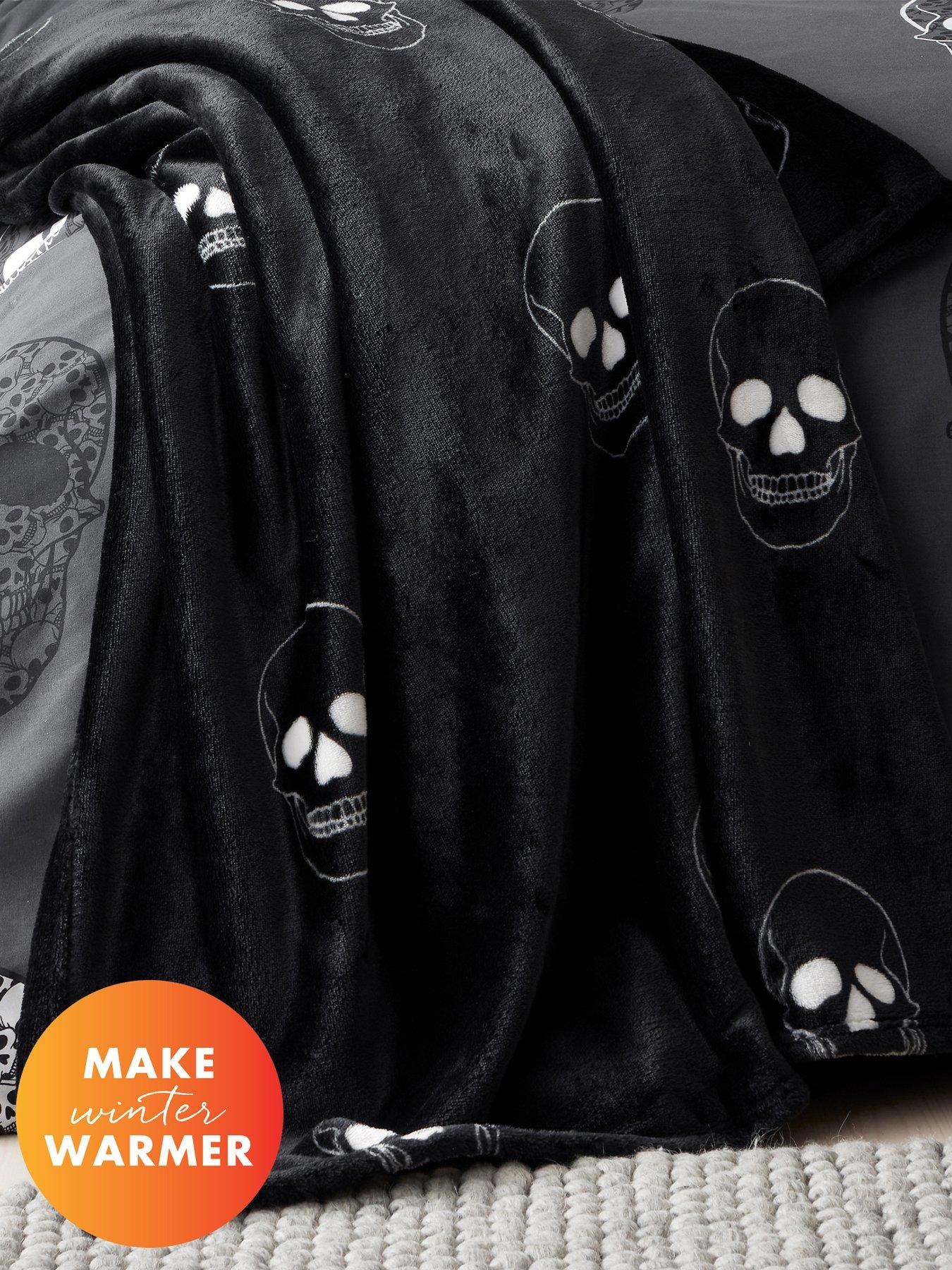 Catherine Lansfield Skulls Throw