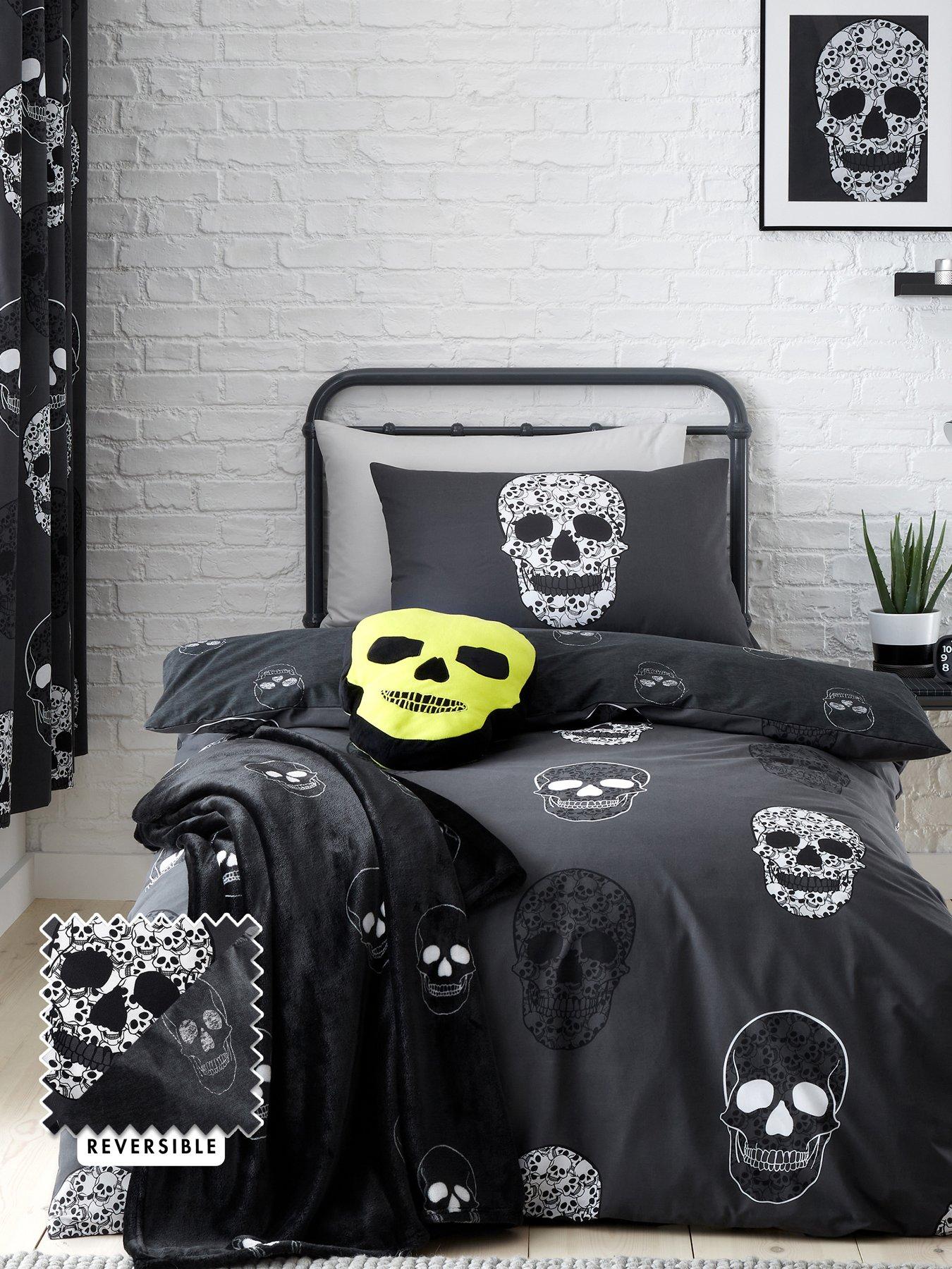 catherine-lansfield-skulls-halloweennbspduvet-cover-set-grey