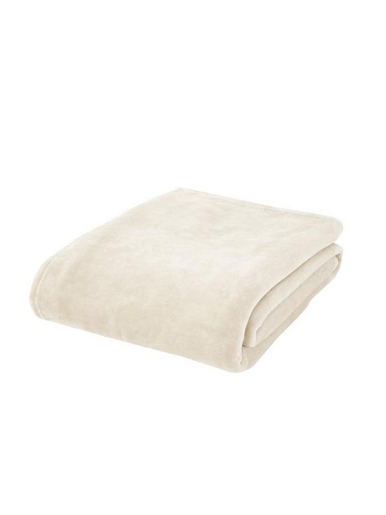 front image of catherine-lansfield-extra-large-raschel-velvet-touch-soft-cosy-throw-cream