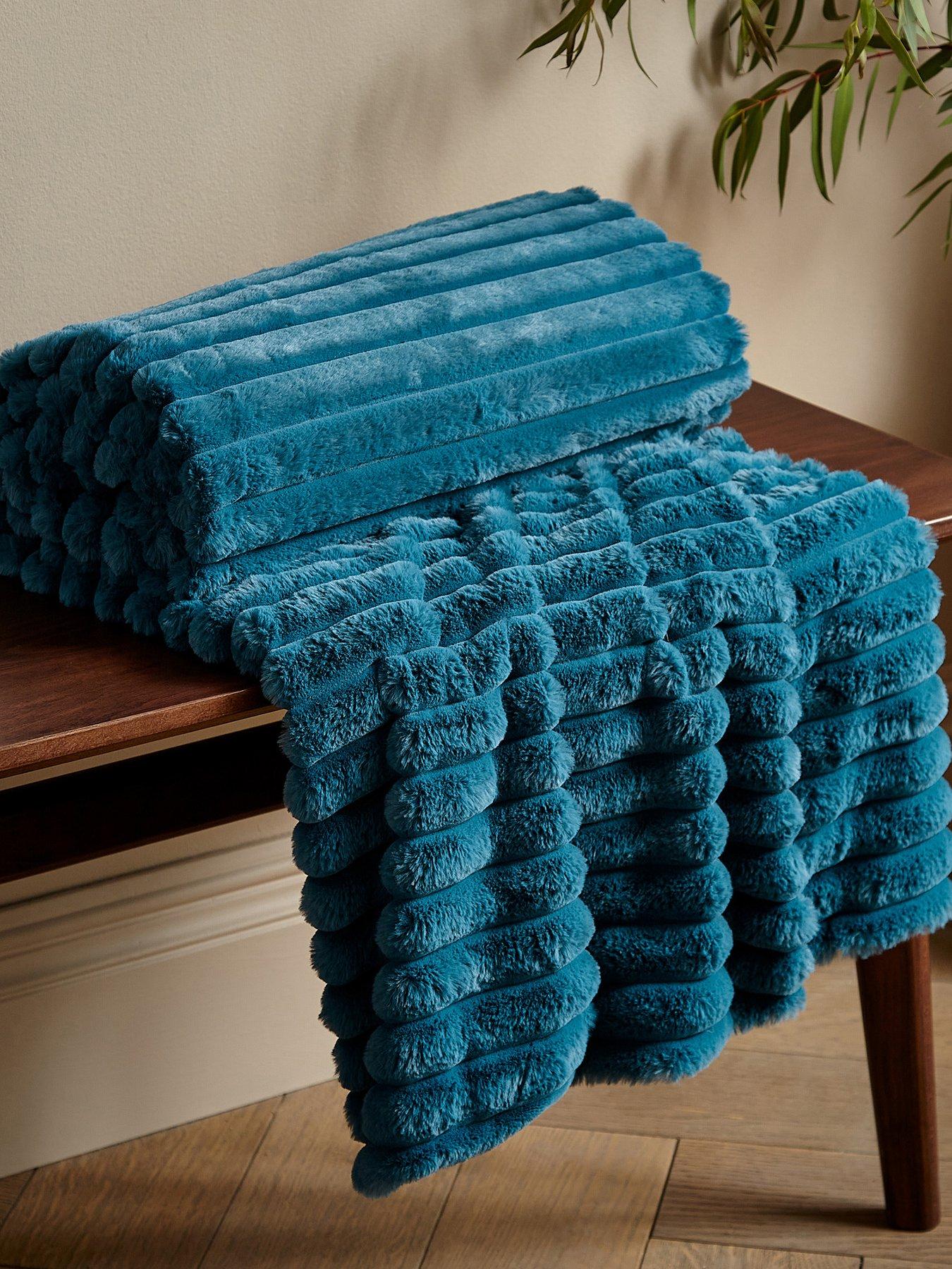 Catherine Lansfield Cosy Ribbed Throw - Natural