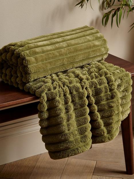 catherine-lansfield-cosy-ribbed-soft-throw