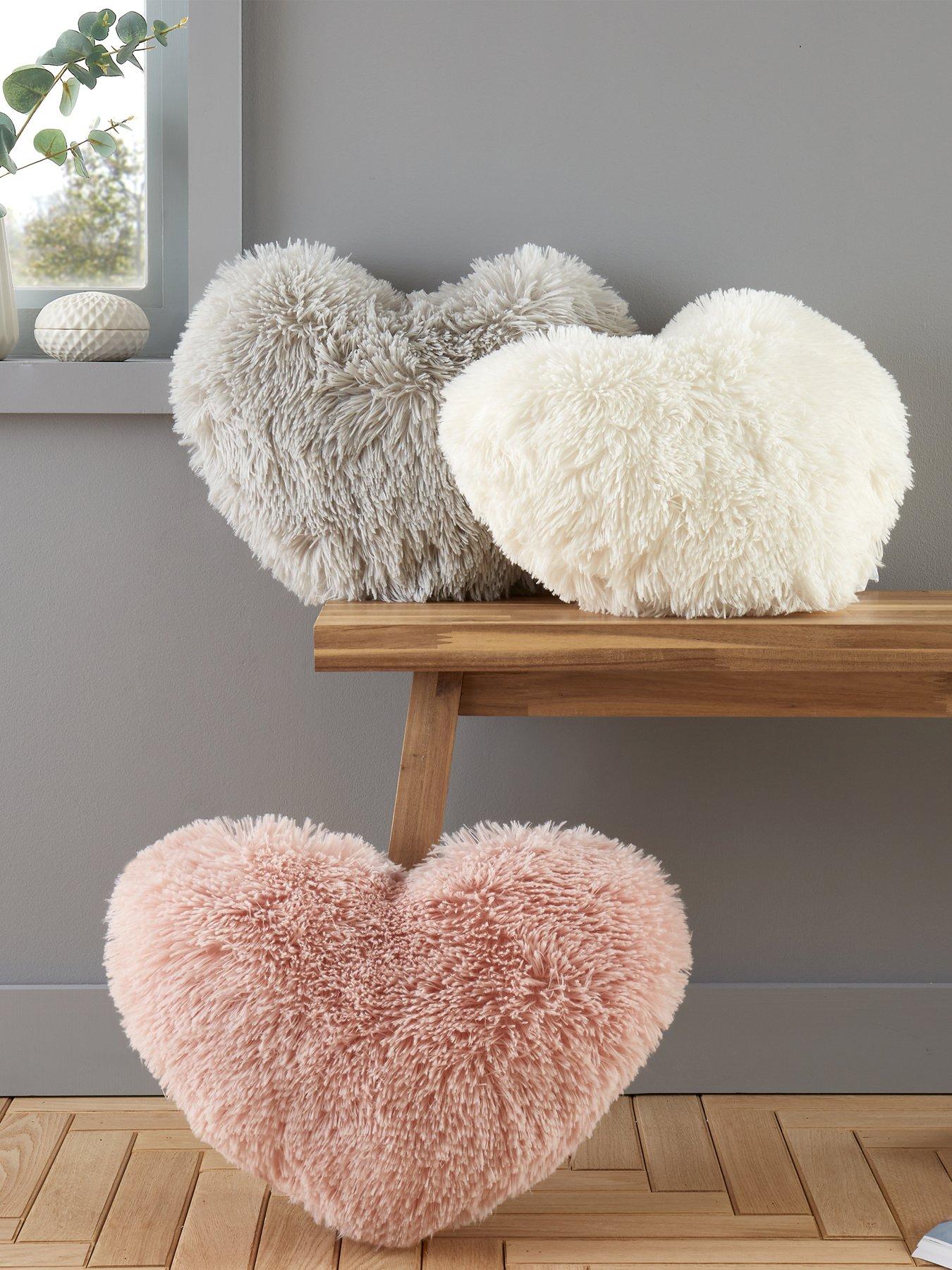Image 4 of 5 of Catherine Lansfield Cuddly Heart 3d Cushion - Cream