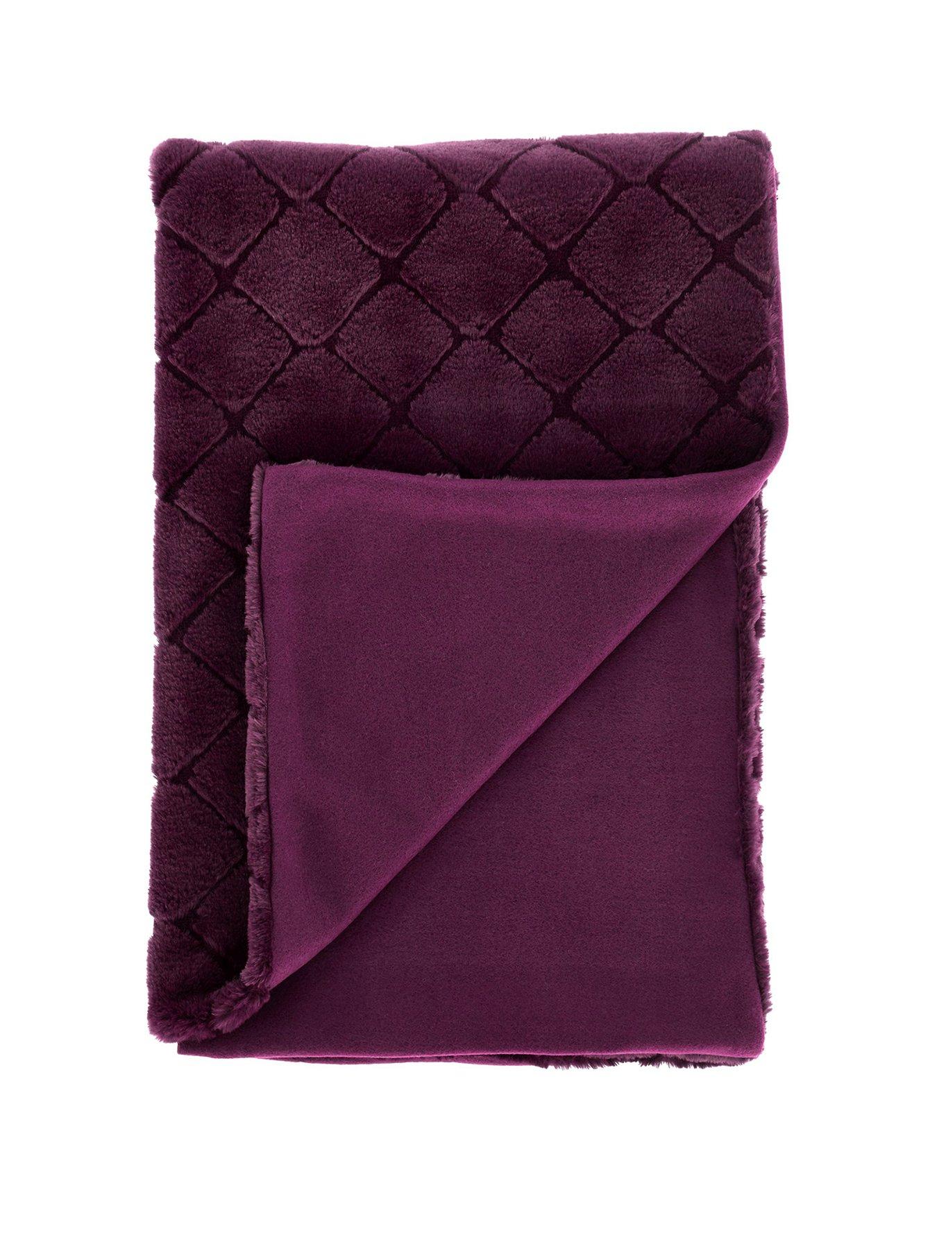 Image 2 of 4 of Catherine Lansfield Cosy Diamond Soft Throw - Plum