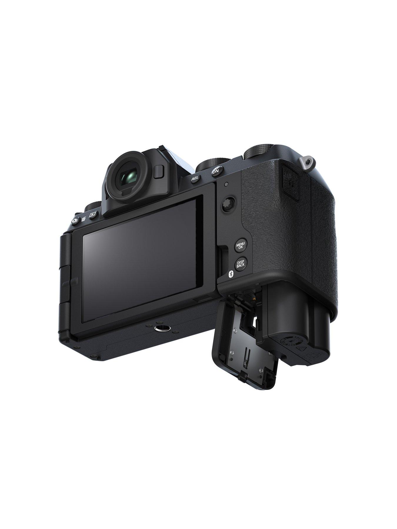 Image 7 of 7 of Fujifilm X-S20 Mirrorless Digital Camera with XC15-45mm F3.5-5.6 OIS PZ Lens - Black