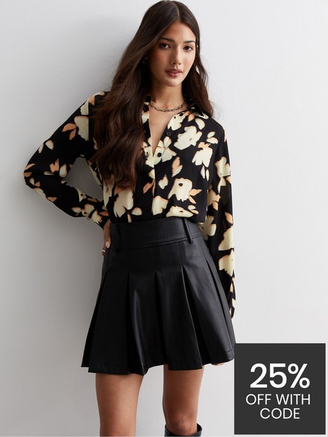 new-look-black-blurred-floral-collared-shirt