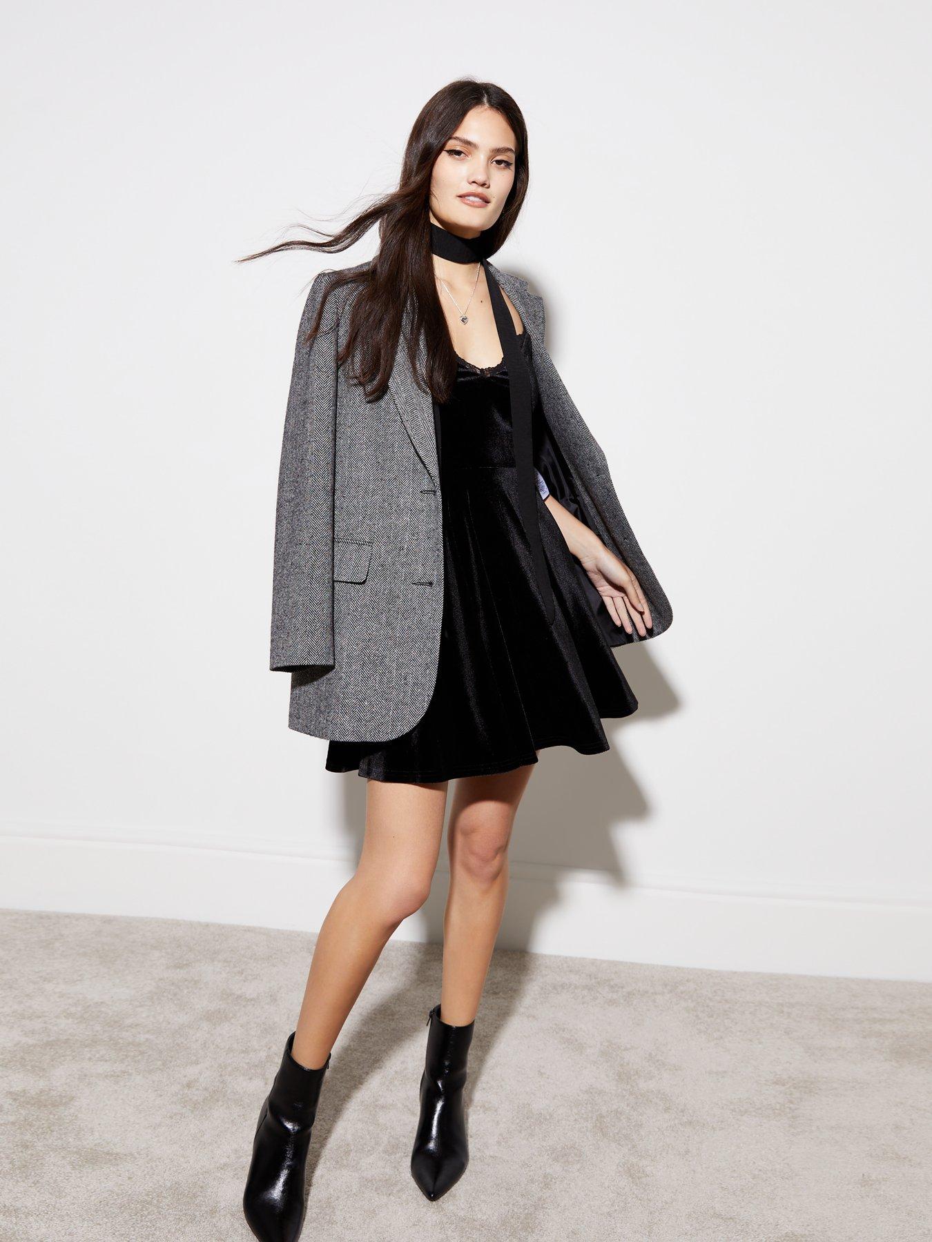 New look black velvet dress hot sale