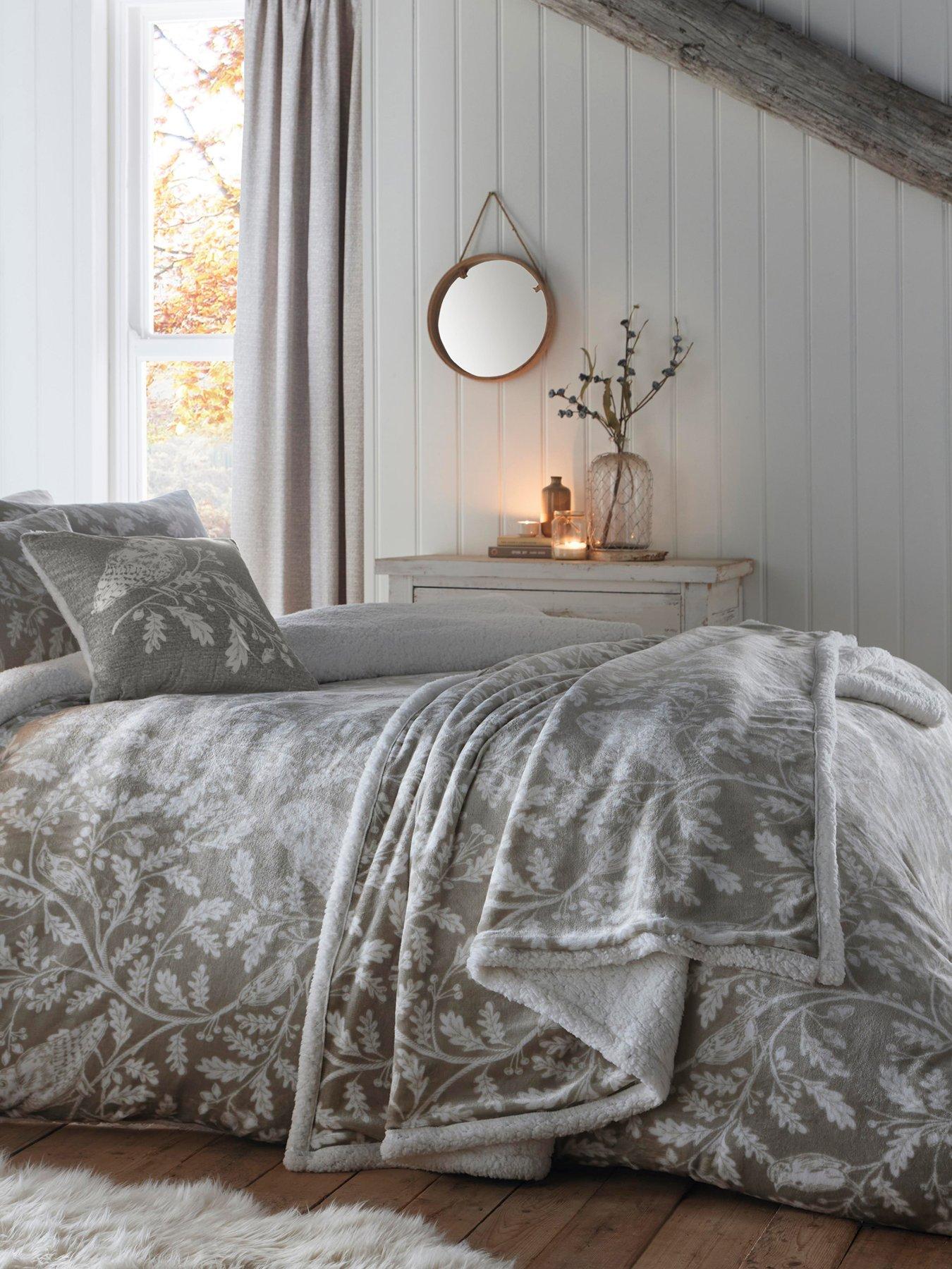 undefined Woodland Owls Sherpa Throw - Natural