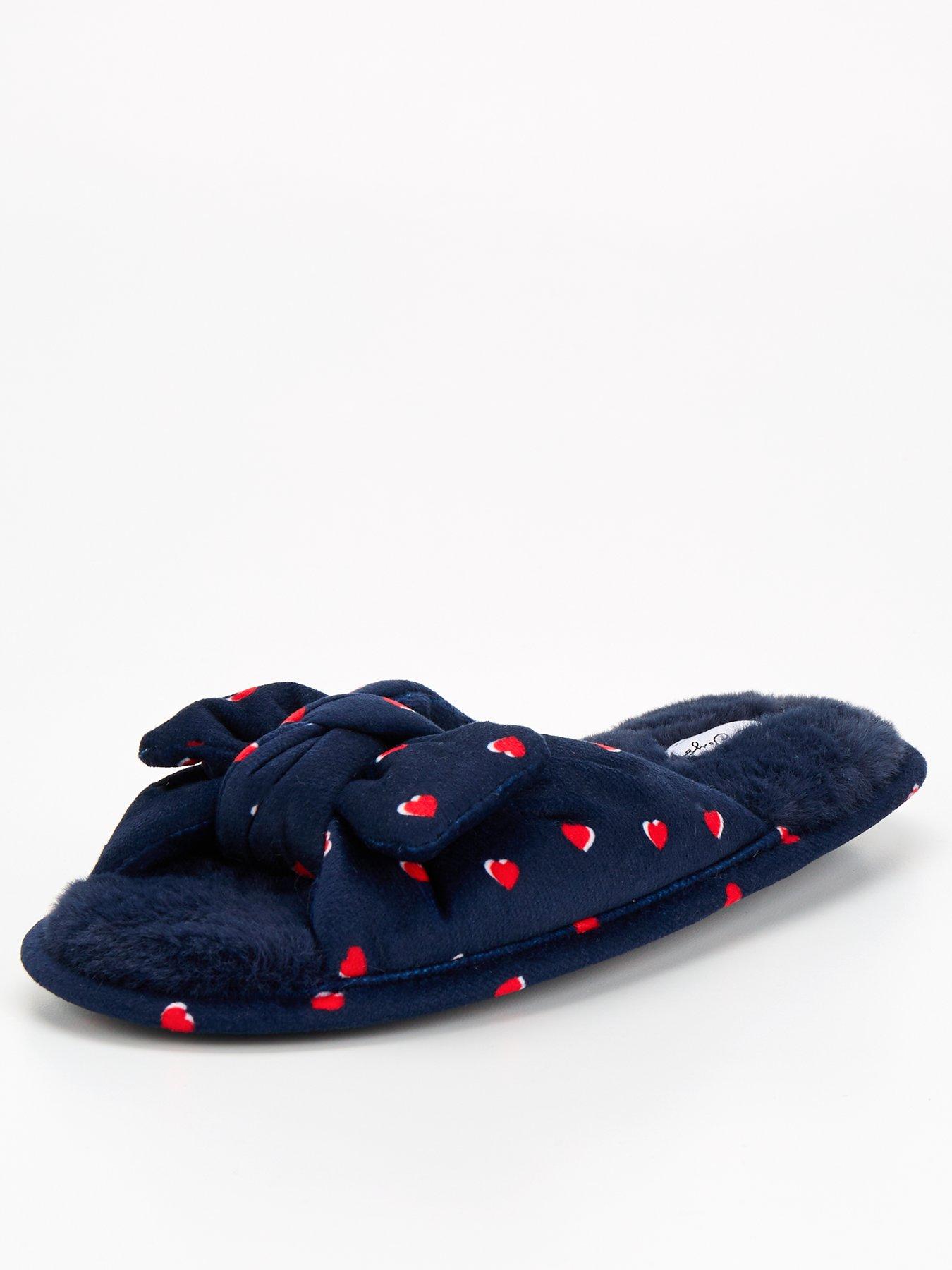 Daily use slippers for shop ladies