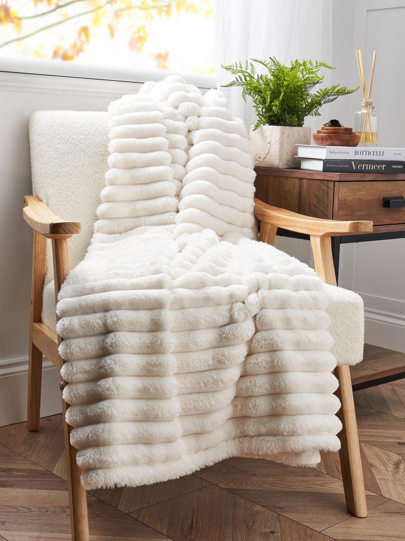 The Very Collection Chunky Ribbed Throw