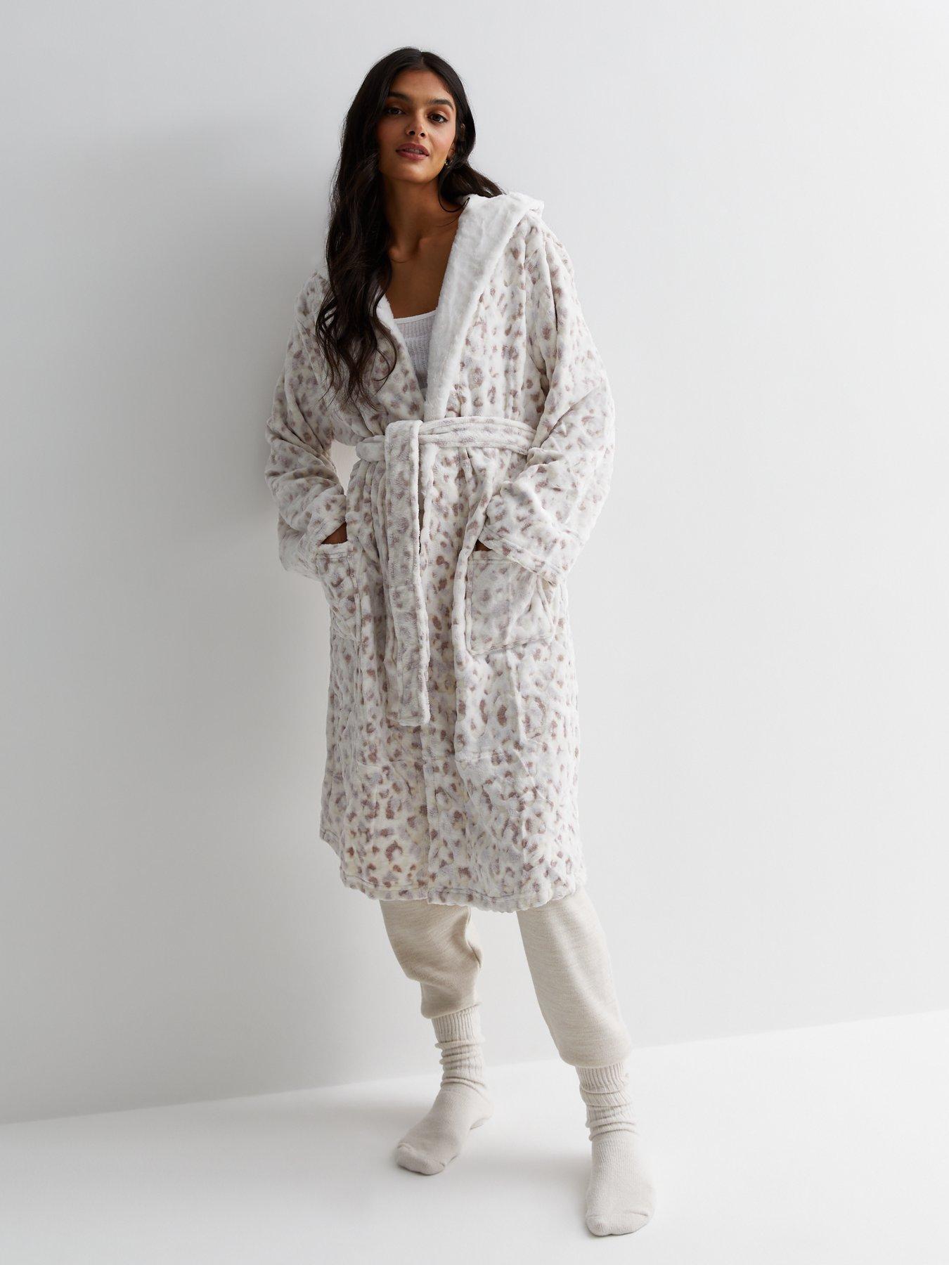 New Look White Leopard Print Fleece Dressing Gown very