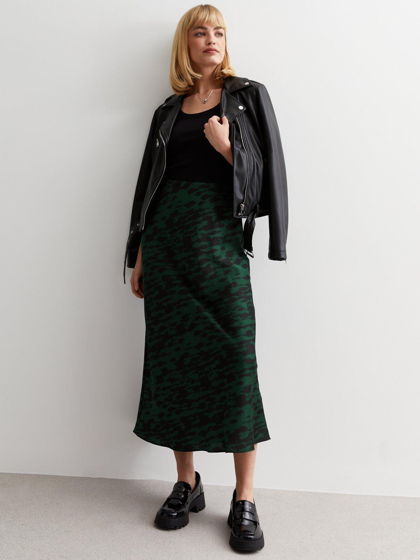 Green animal print skirt hotsell