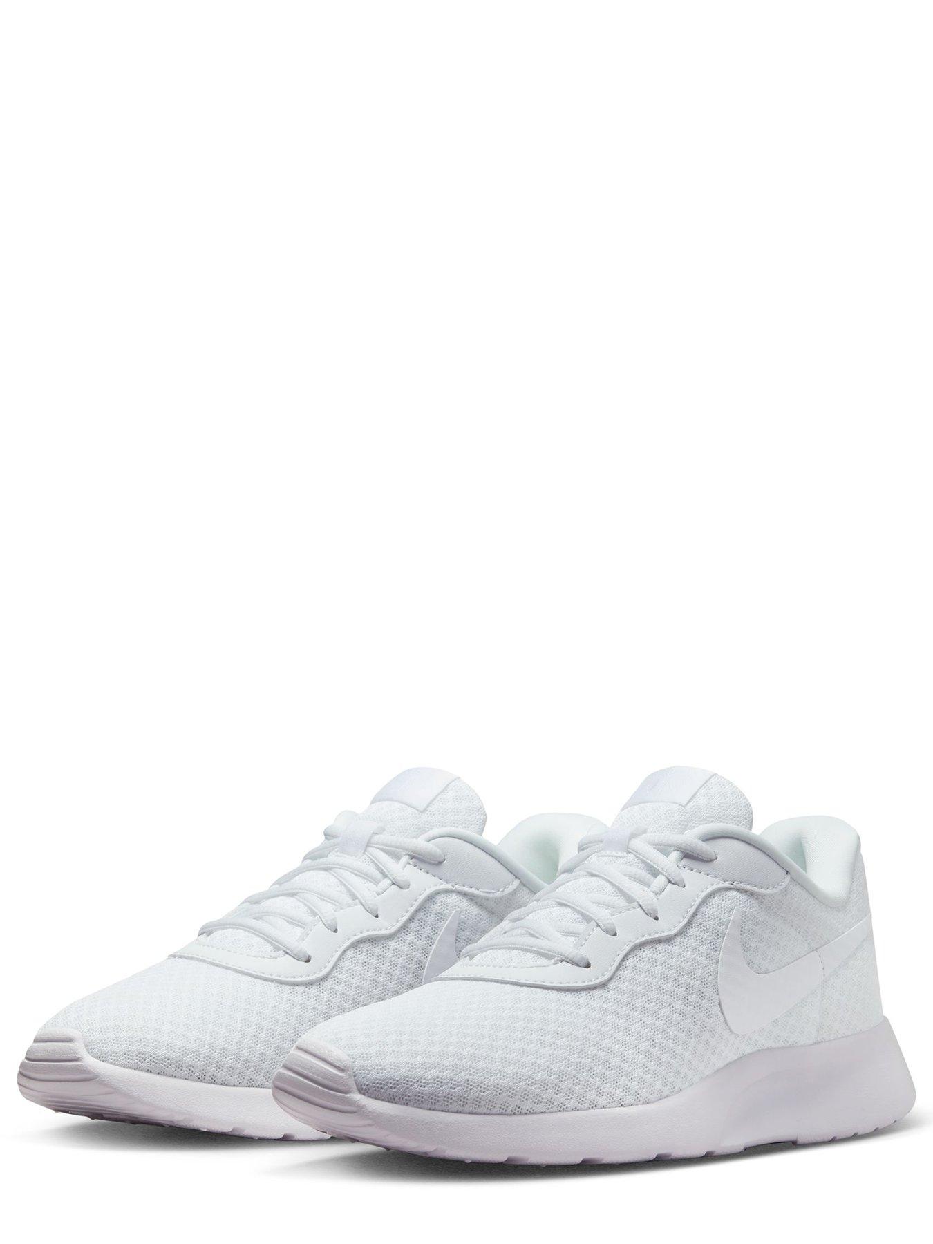 Nike tanjun hotsell trainers womens white