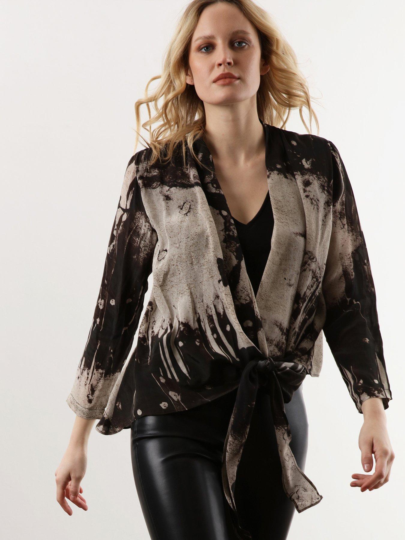 undefined Long Sleeve Tie Front Double Layer Top - Black/neutral
