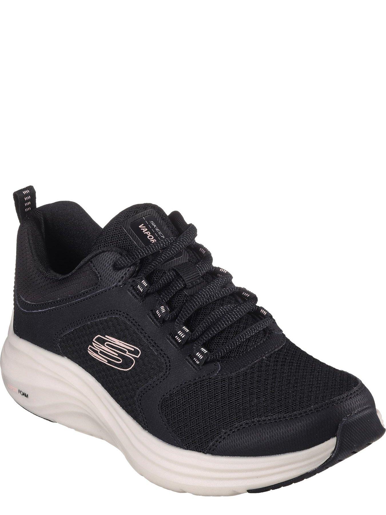 Skechers hot sale skyline review