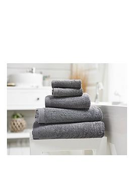 Product photograph of The Lyndon Co Egyptian Spa Bath Towel 700gsm from very.co.uk