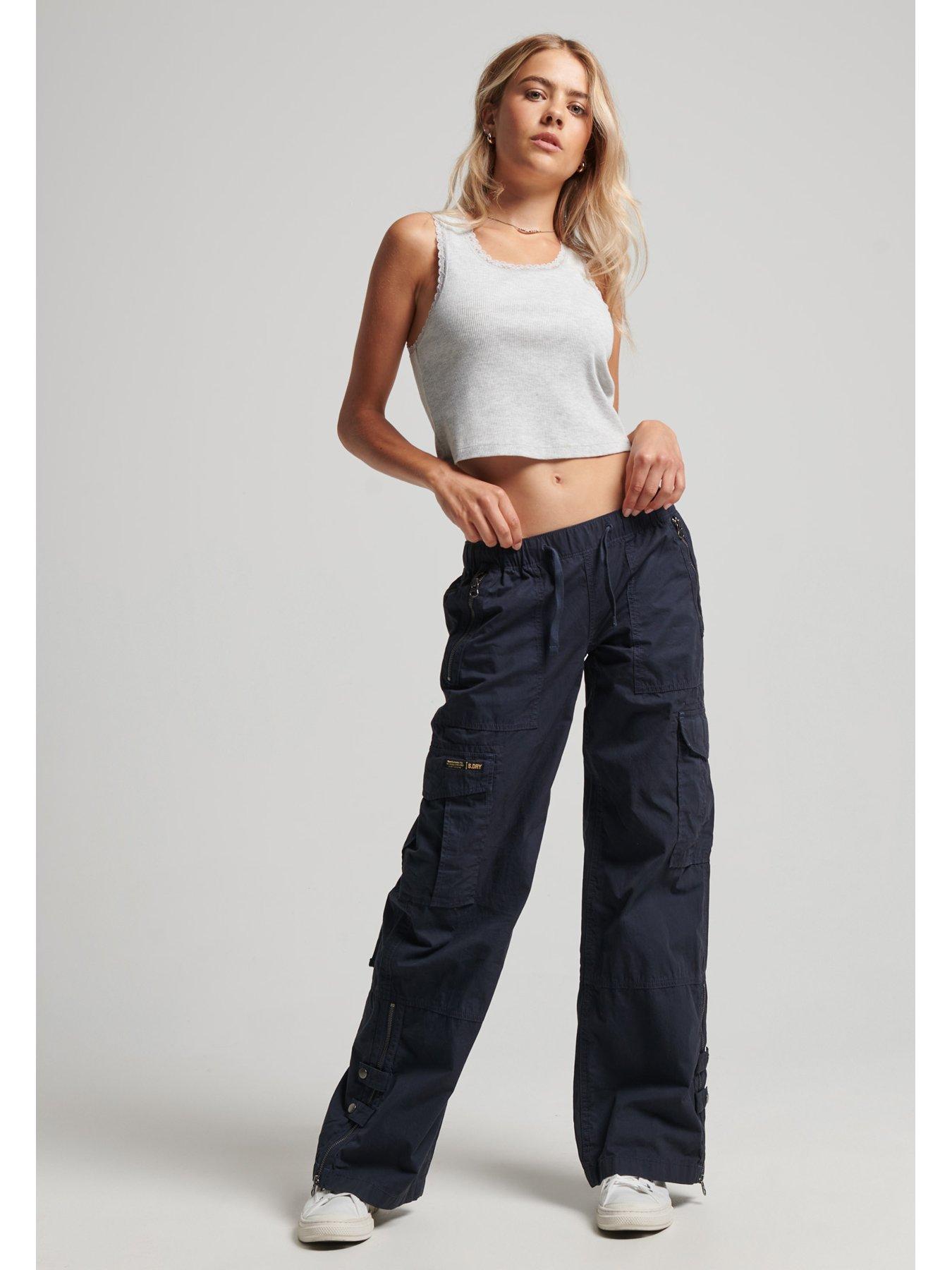 Low-slung wide leg cargo trousers