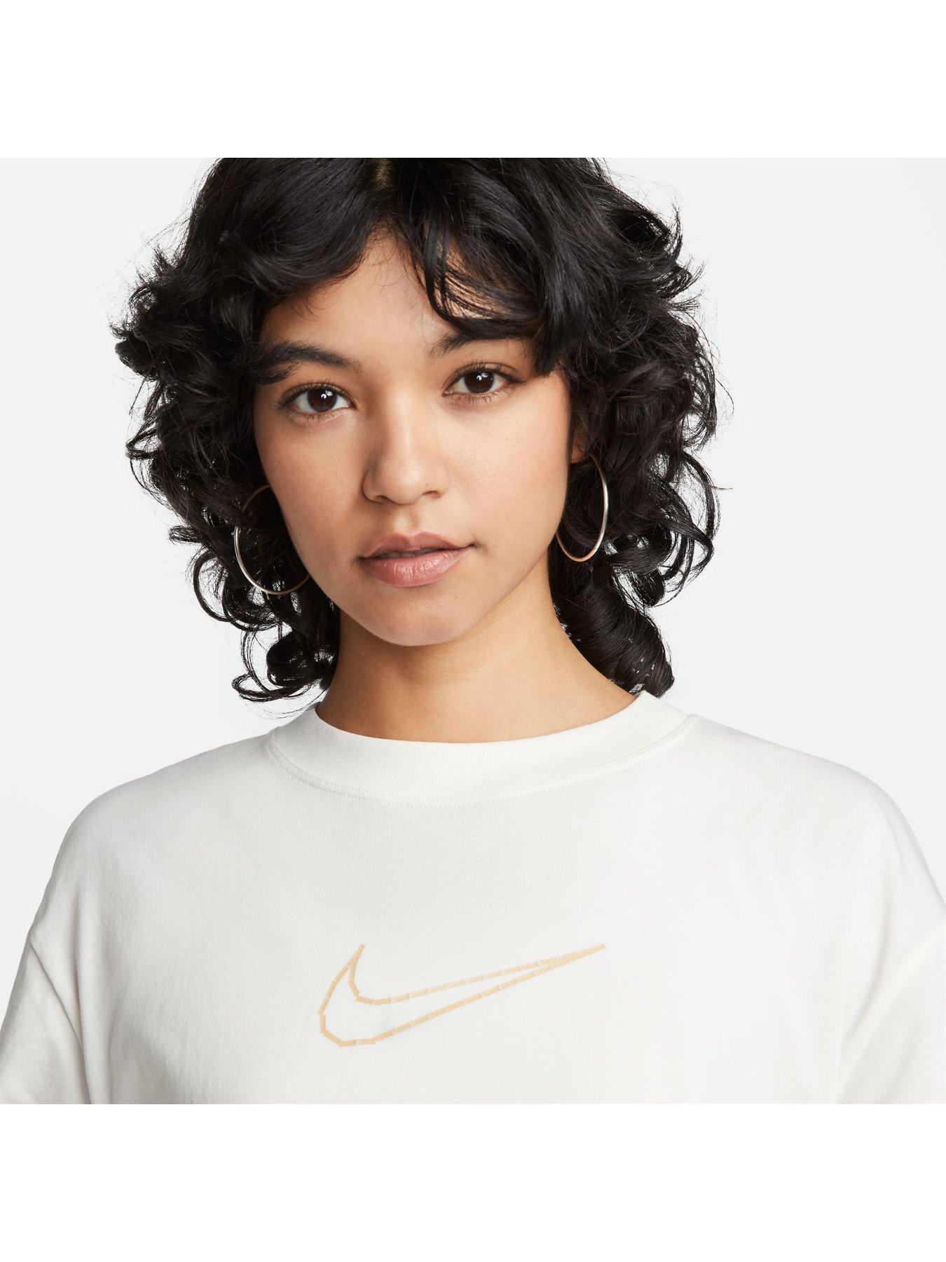 Nike Boyfriend T-Shirt - Cream | Very.co.uk