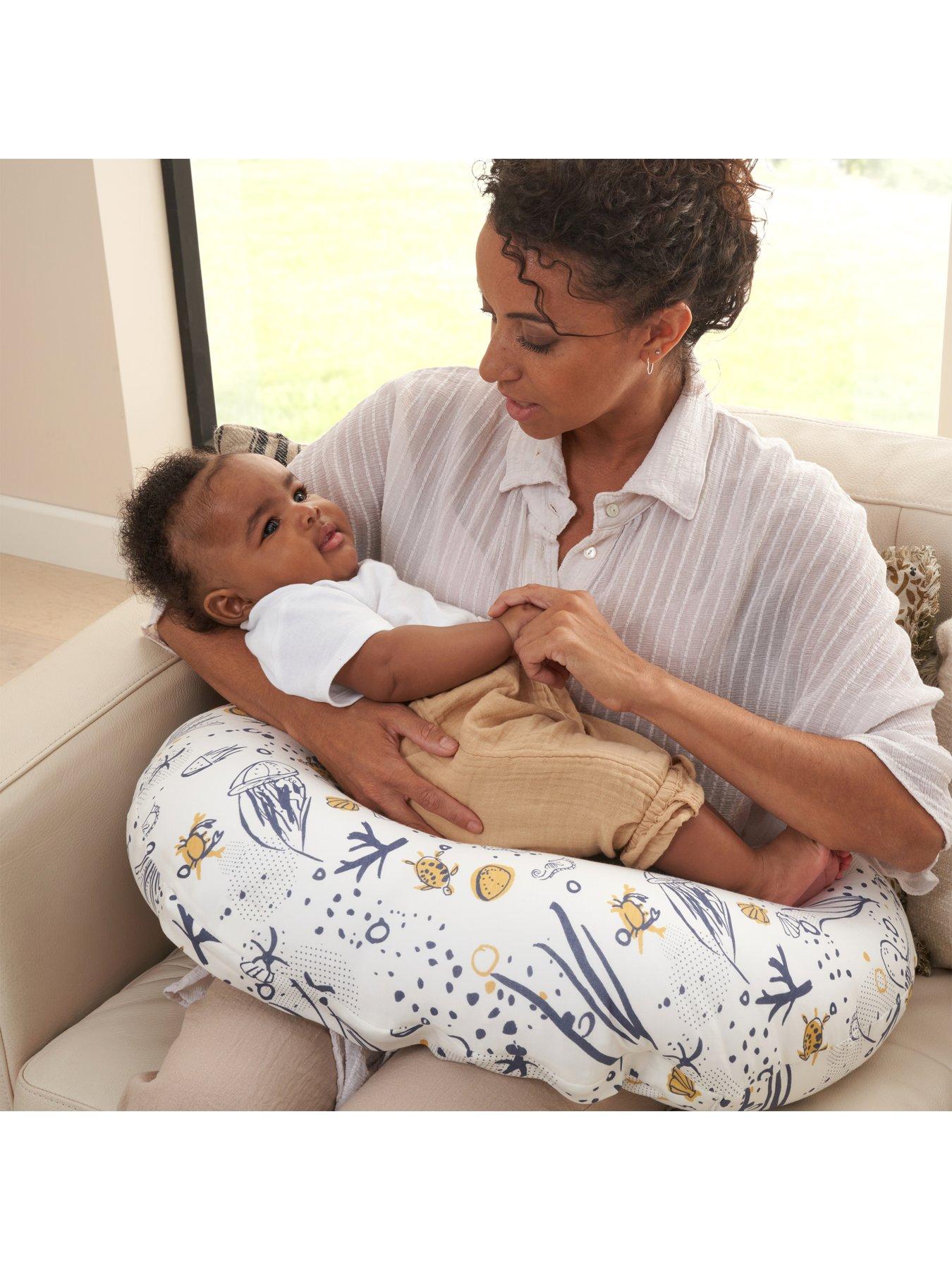 Baby store pillow feeding