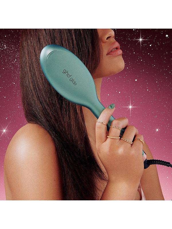 Image 2 of 6 of ghd Glide Limited Edition Hot Brush Gift Set in Jade (Worth &pound;229)