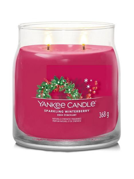 yankee-candle-signature-sparkling-winterberry-medium-jar-candle