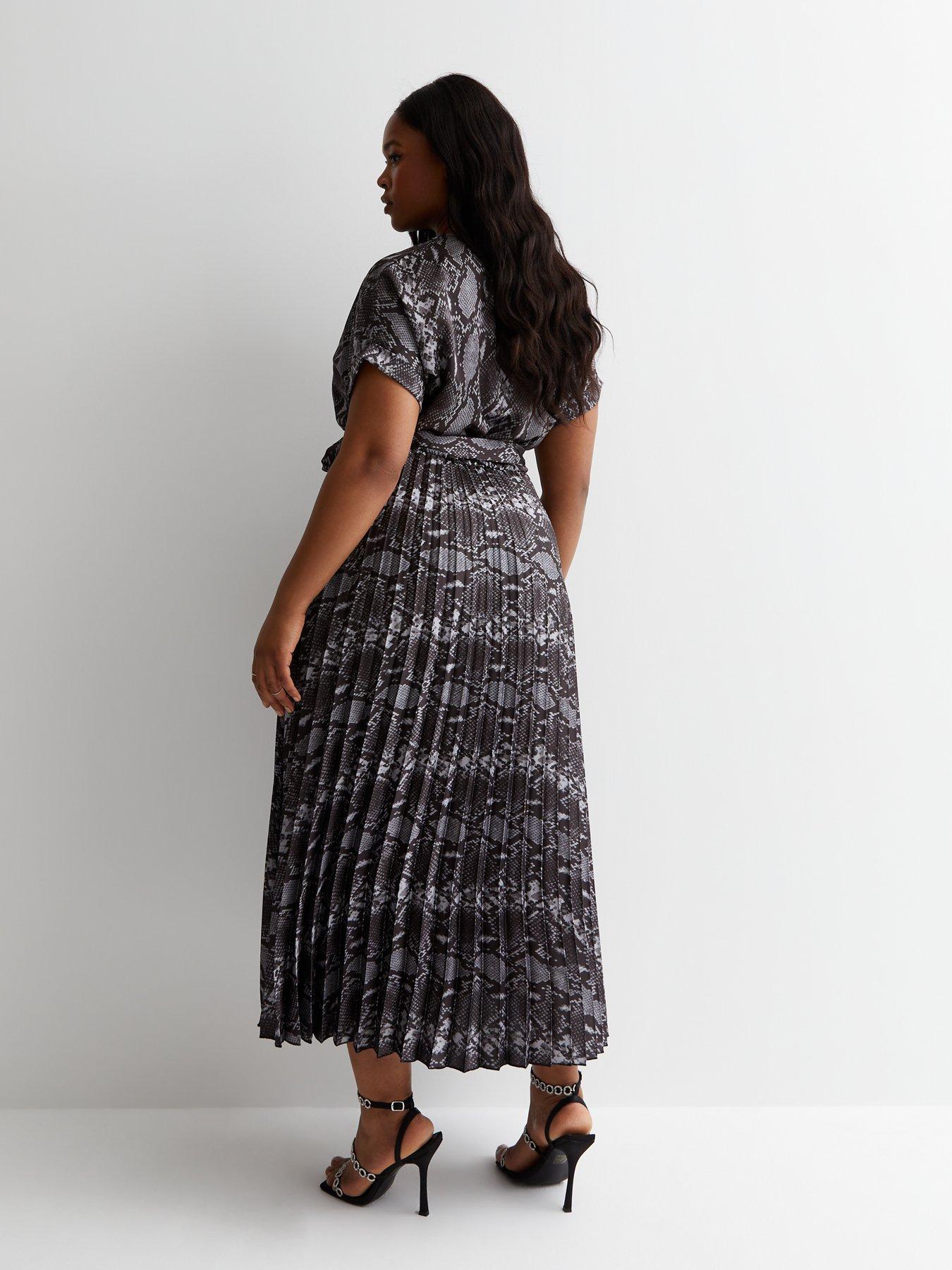 Snake print sales pleated dress