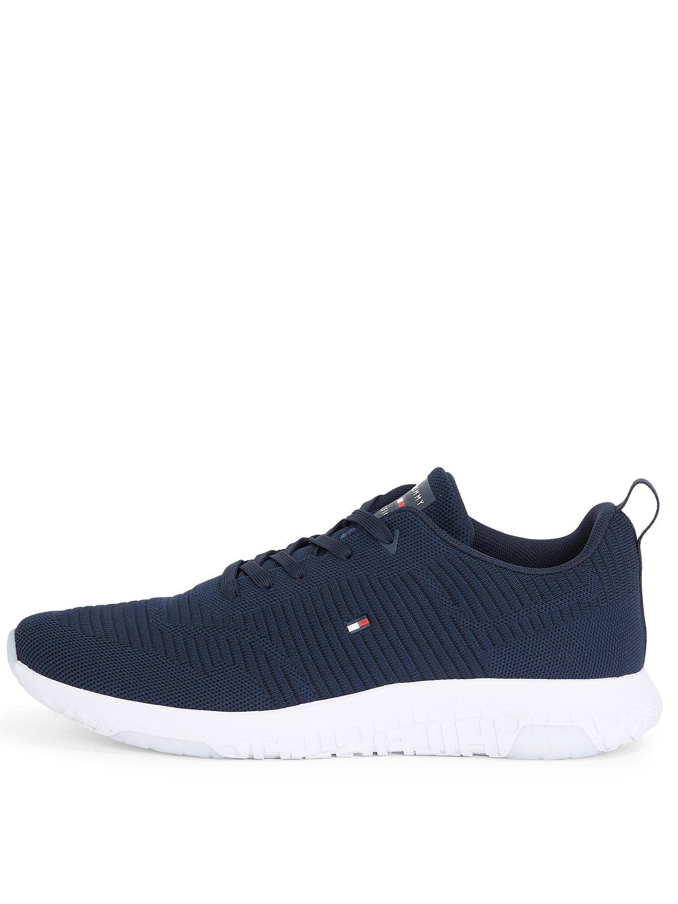 Tommy hilfiger corporate store runner