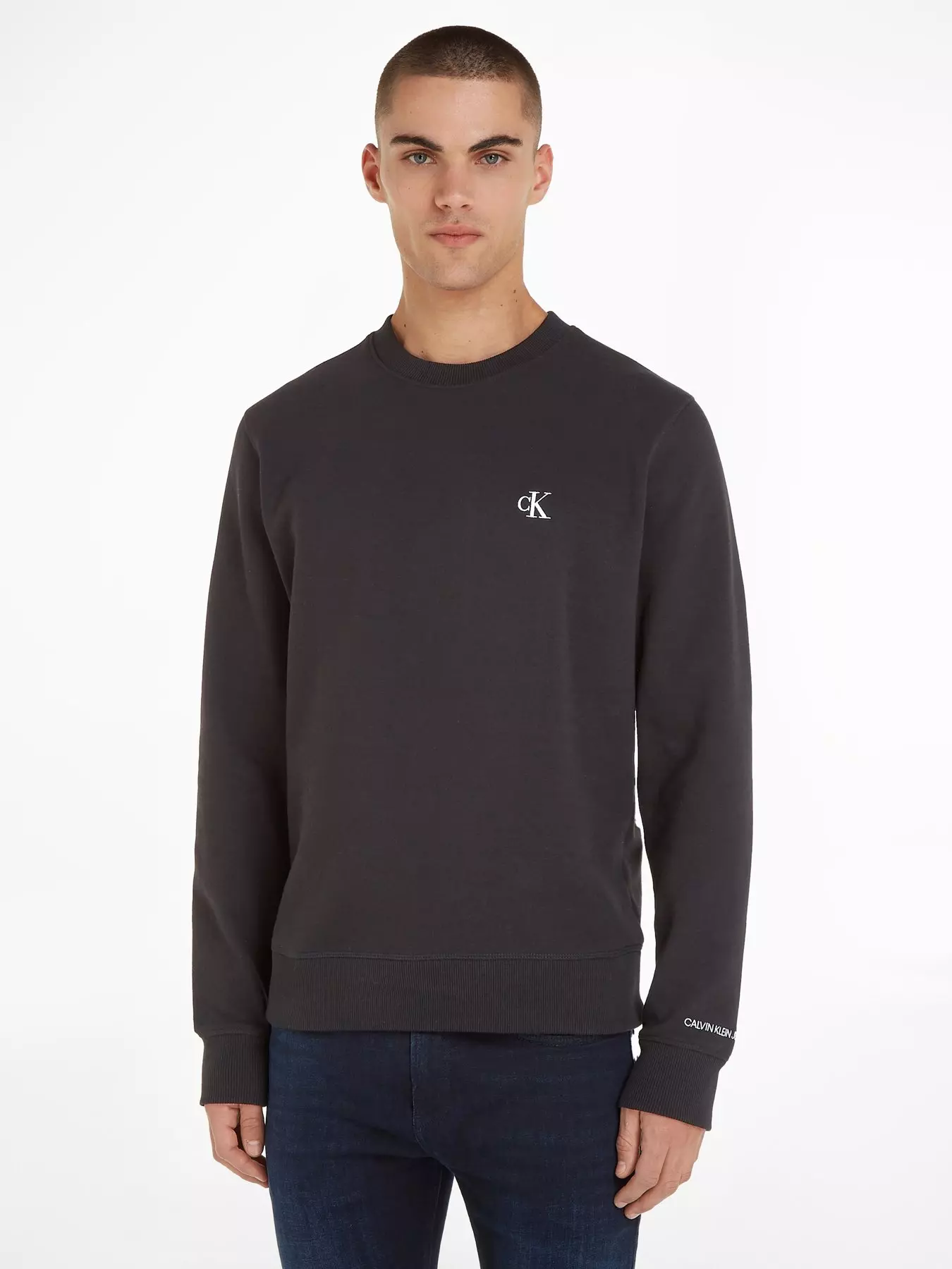 Calvin Klein Men's Relaxed Fit Monogram Logo Crewneck T-Shirt, Heroic Grey  Heather, X-Small : : Clothing, Shoes & Accessories