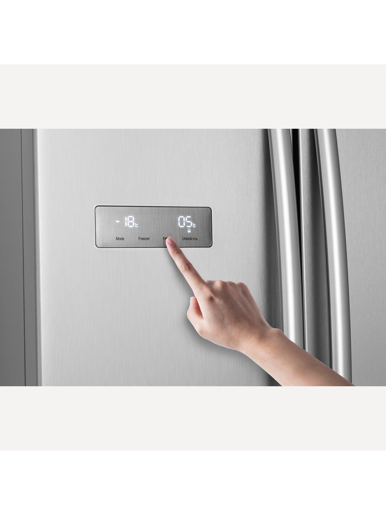 Image 4 of 7 of Hisense RS741N4WCE 90cm Wide, Side by Side, American-Style Fridge Freezer with non-plumbed Water Dispenser&nbsp;- Stainless Steel
