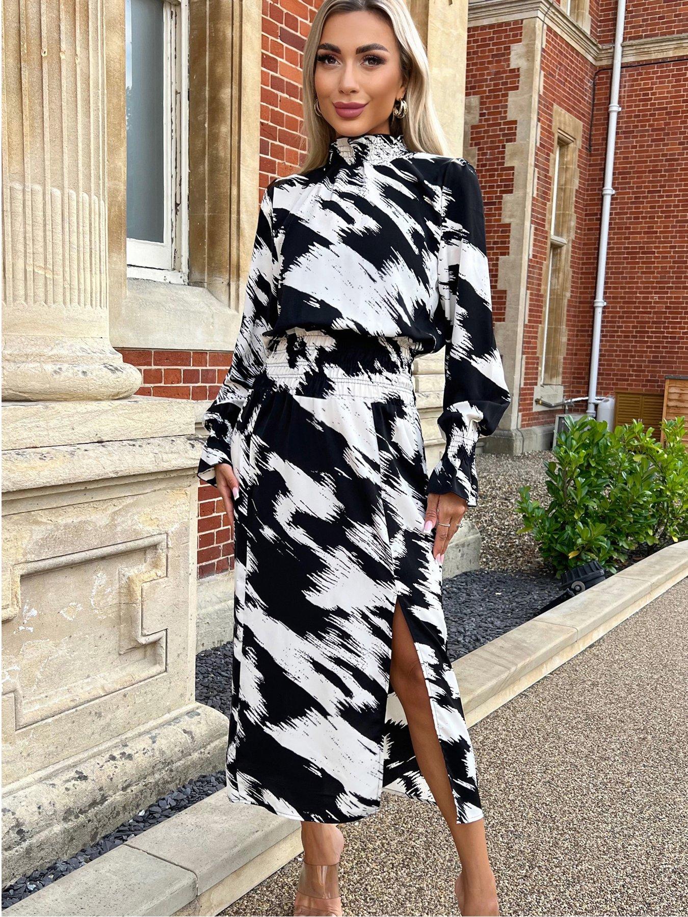 AX Paris Black And White Printed Shirred Detail Midi Dress