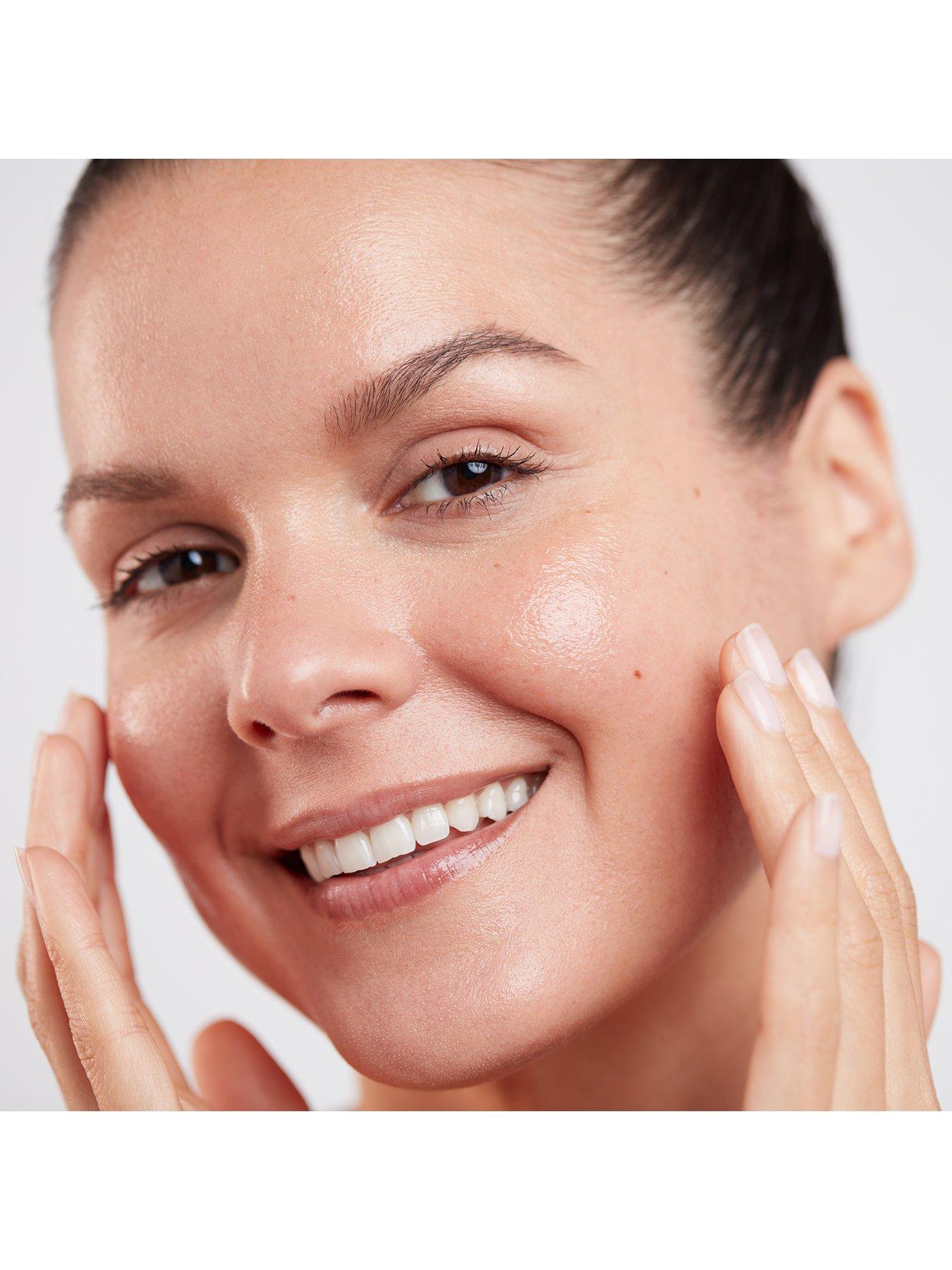 Image 2 of 5 of Elemis Skin Bliss Capsules (60 Caps)
