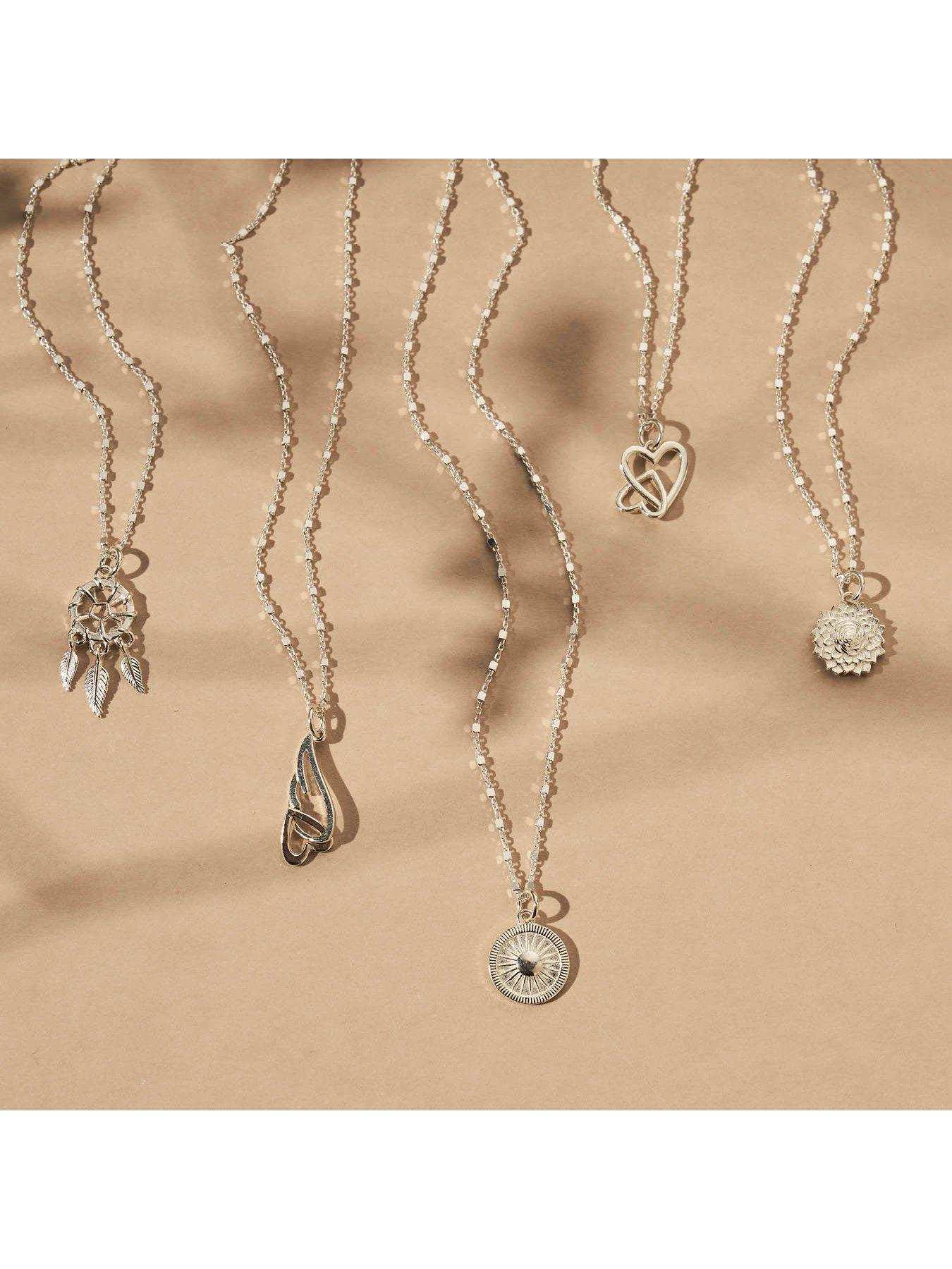 Chlobo deals heart necklace