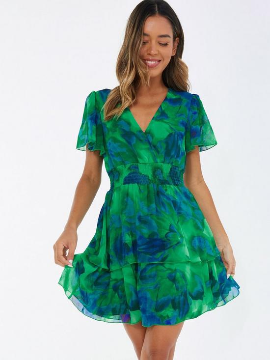 front image of quiz-green-tropical-print-skater-dress