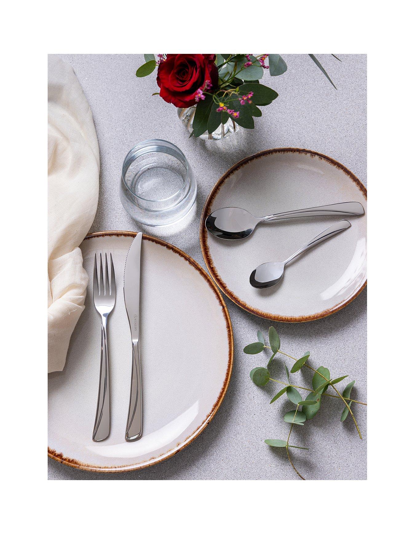 undefined Reactive Set of 4 Dinner Plates – Cream