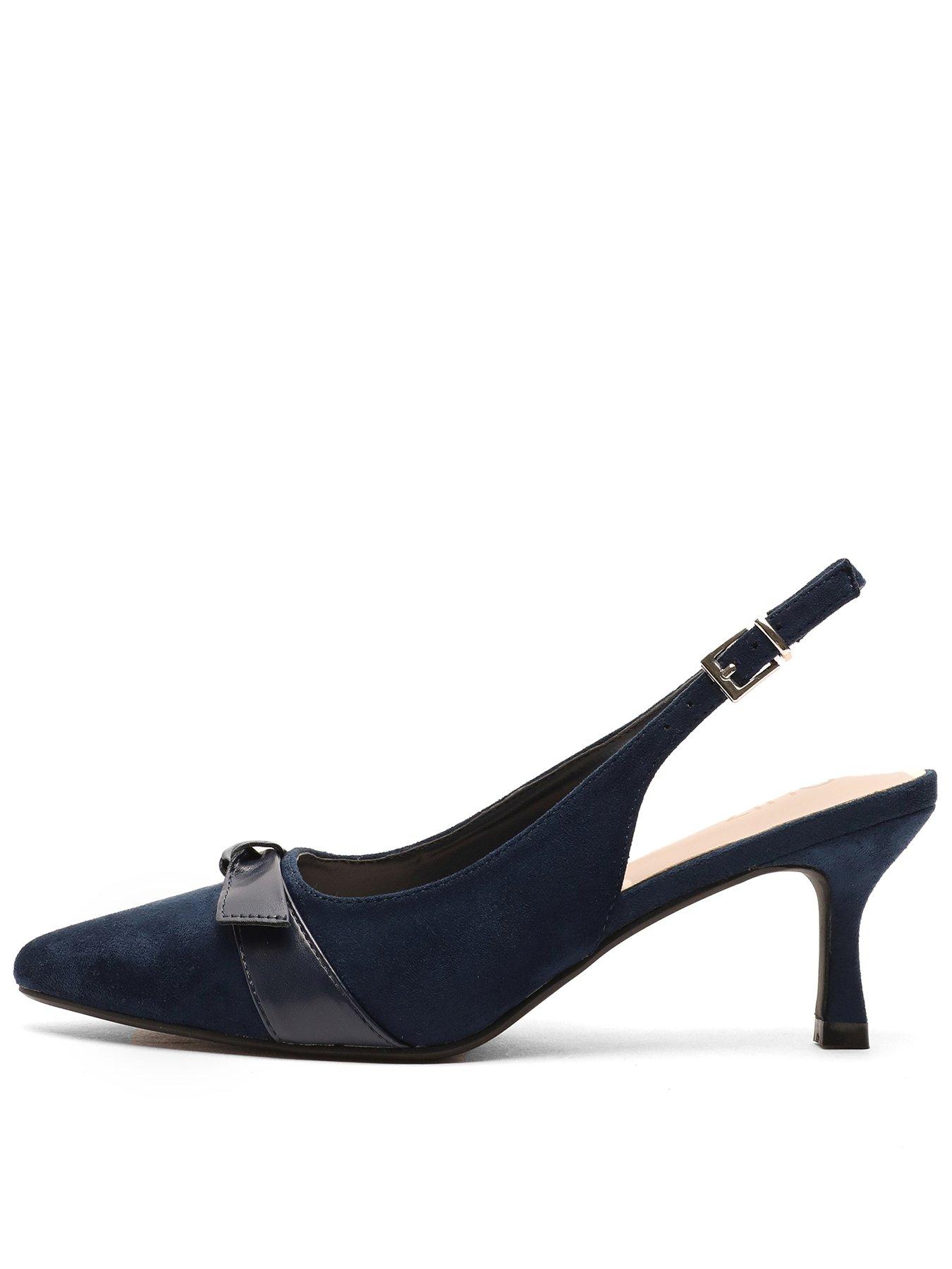 Quiz 2024 navy shoes