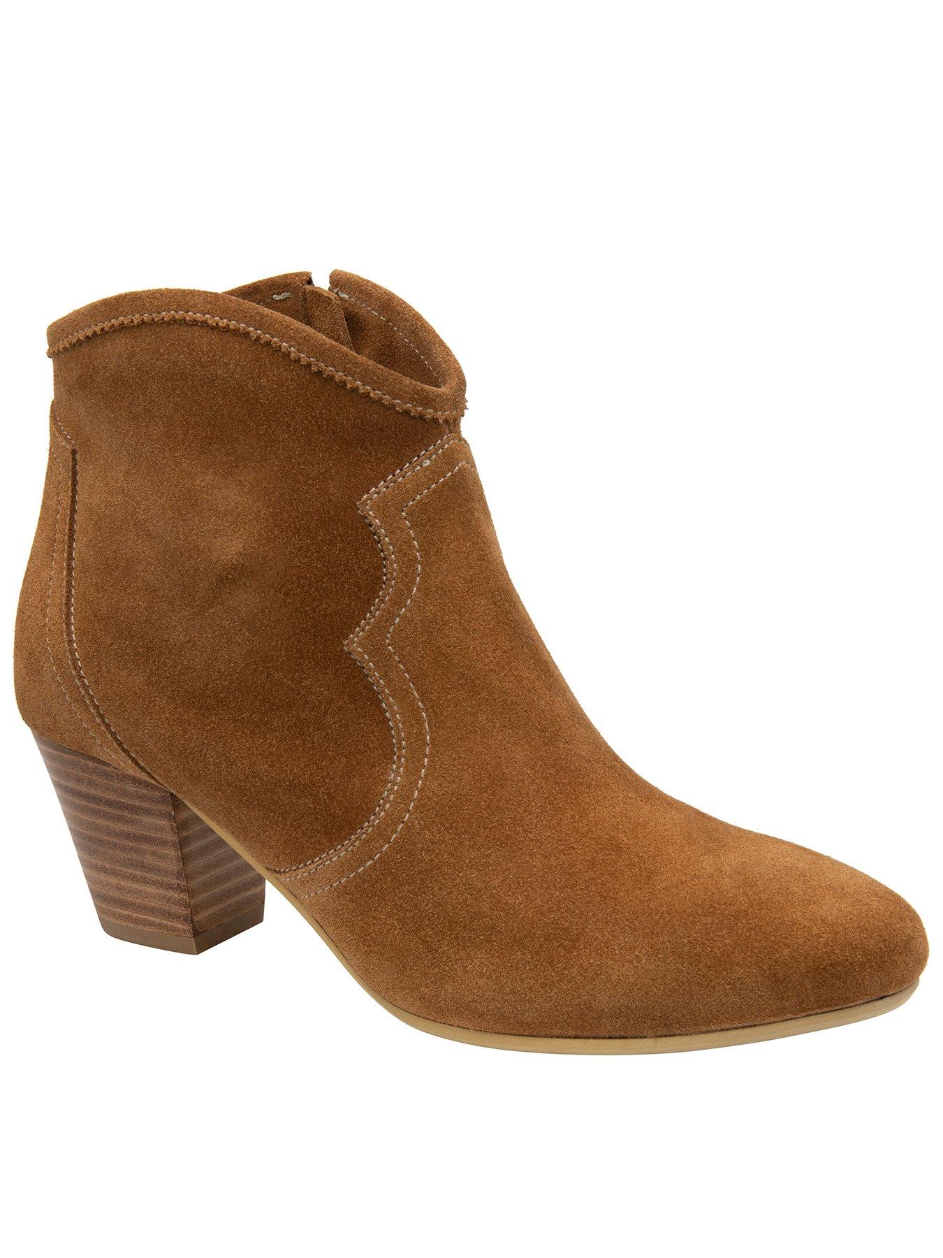 Tan western hot sale ankle boots