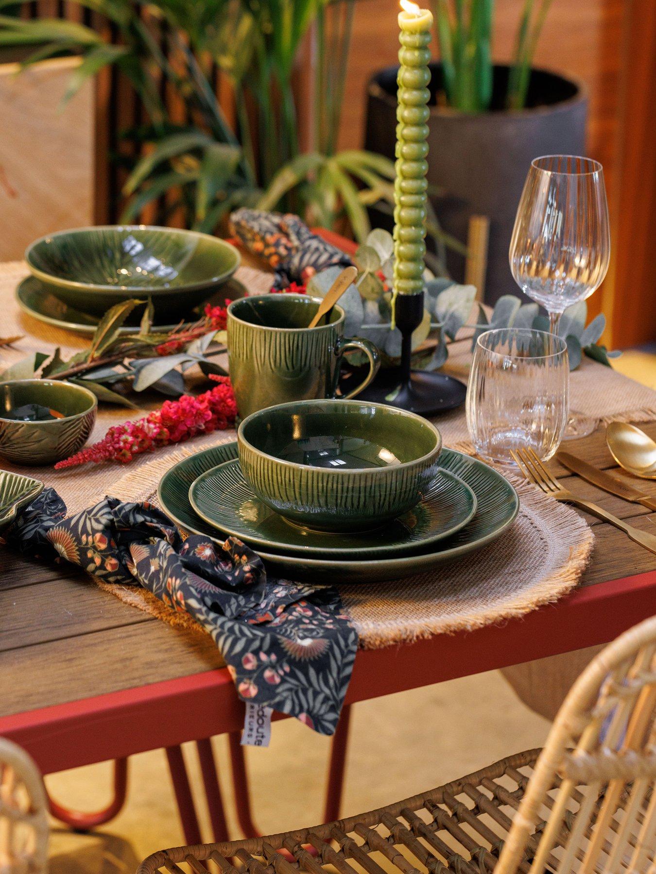 Maxwell williams outlet dinner set