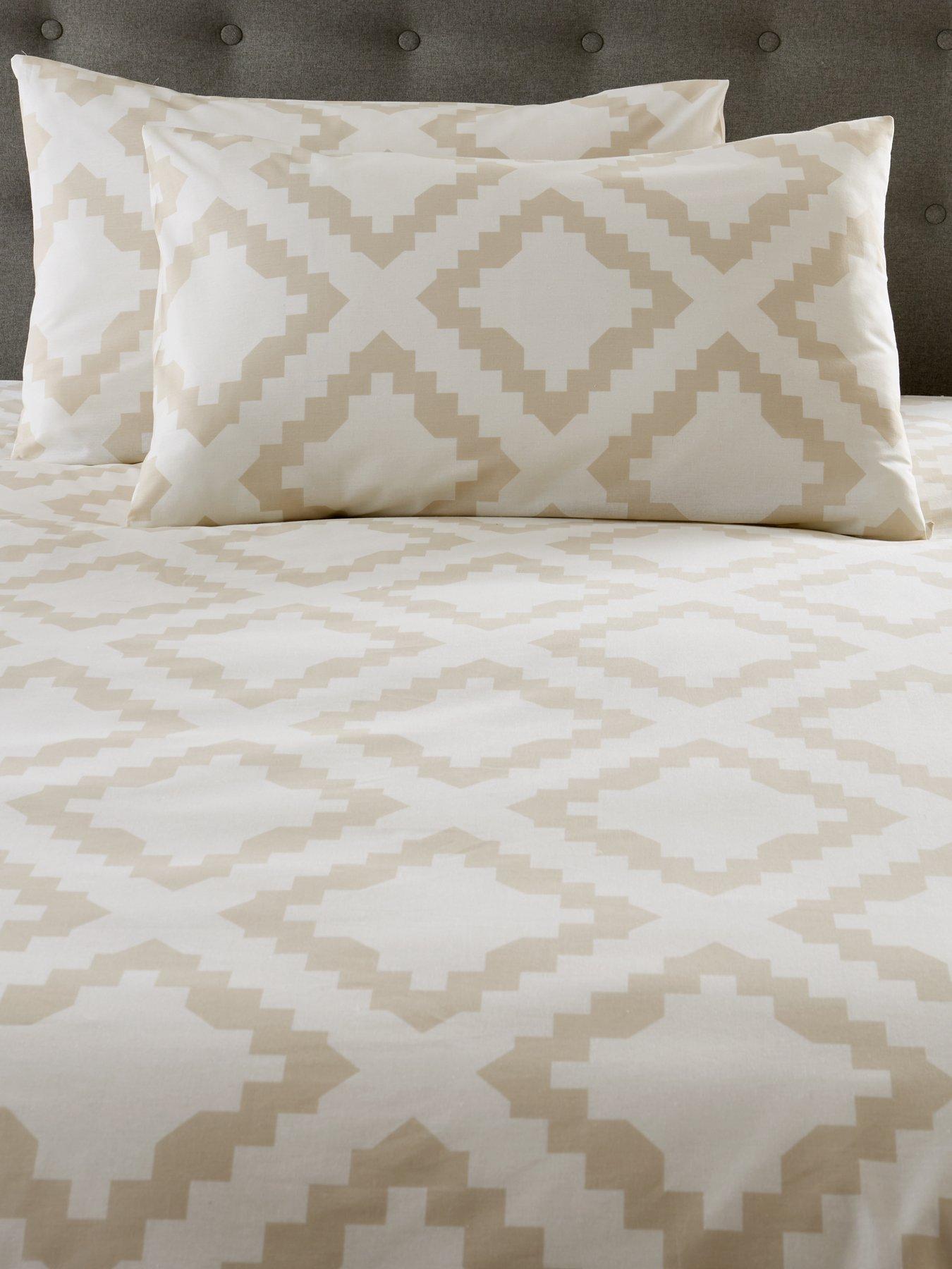 Image 4 of 6 of The Very Collection Kamina Geo Duvet Cover Set - Natural/White