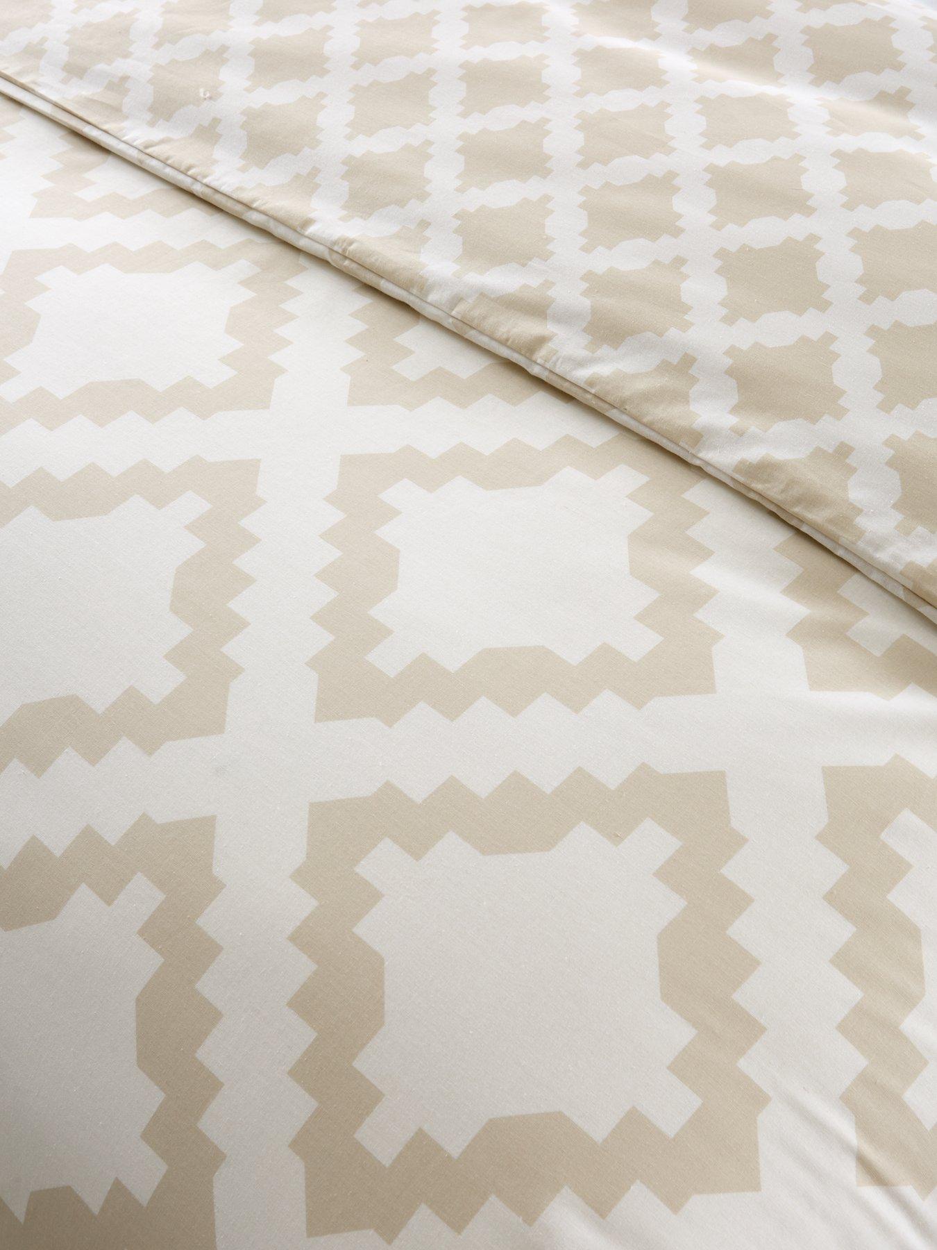 Image 5 of 6 of The Very Collection Kamina Geo Duvet Cover Set - Natural/White