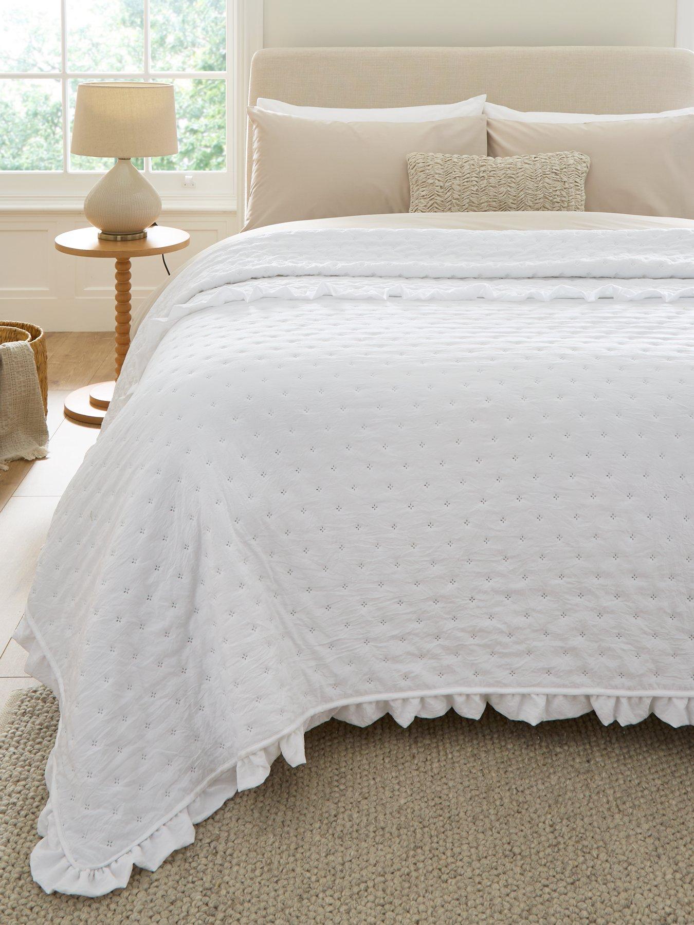 Ruffle Edge Pinsonic Bedspread Throw White