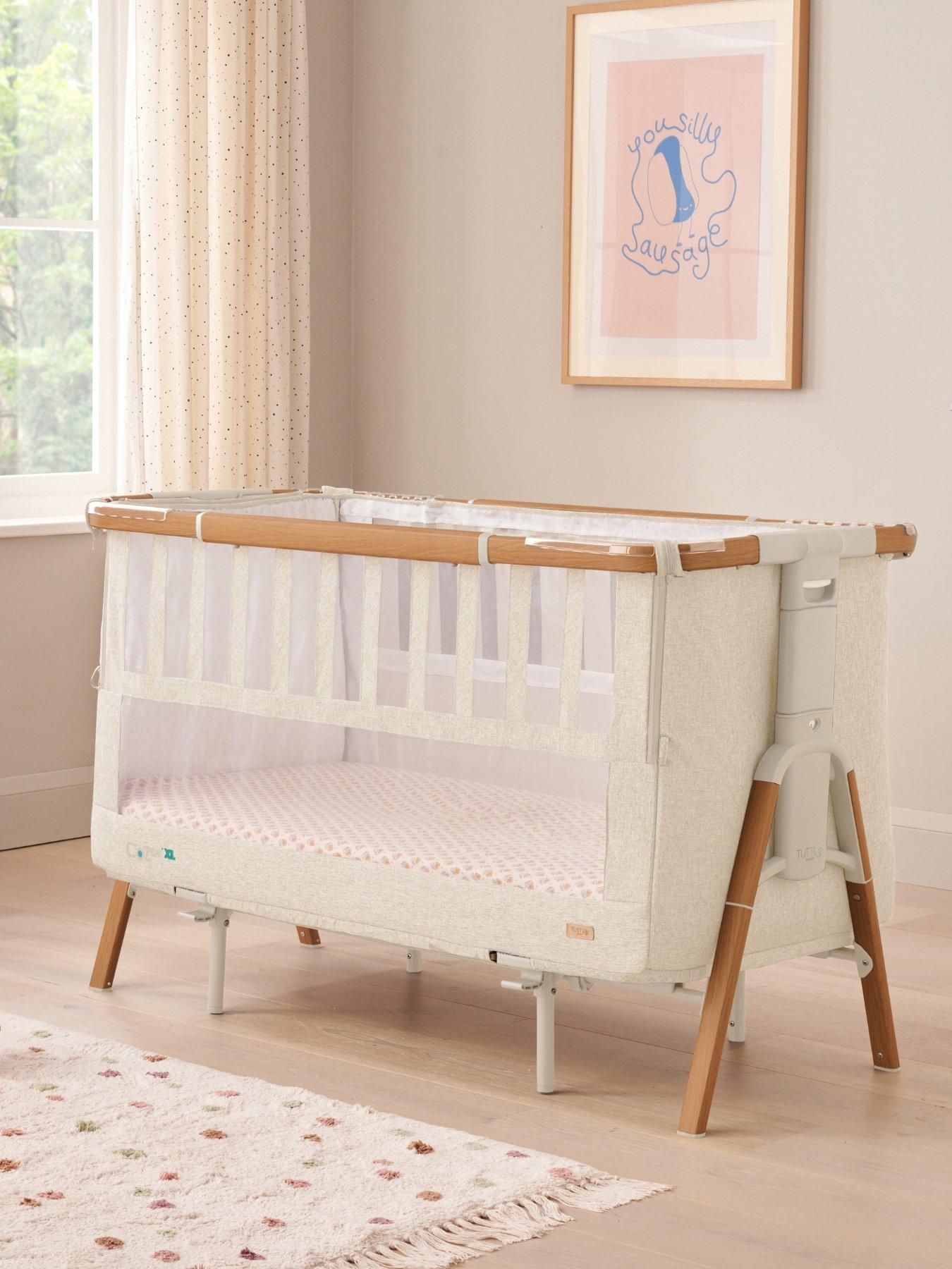 undefined Cozee XL Bedside Crib & Cot - Scandinavian Walnut/Ecru