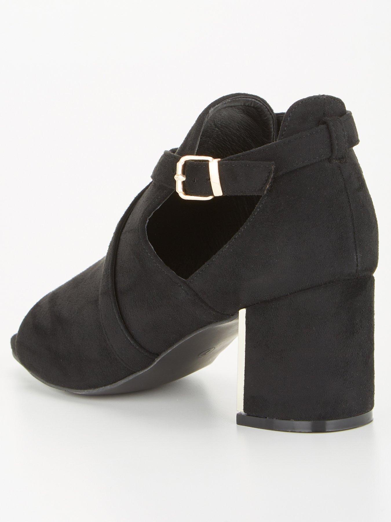 Black heels very sale
