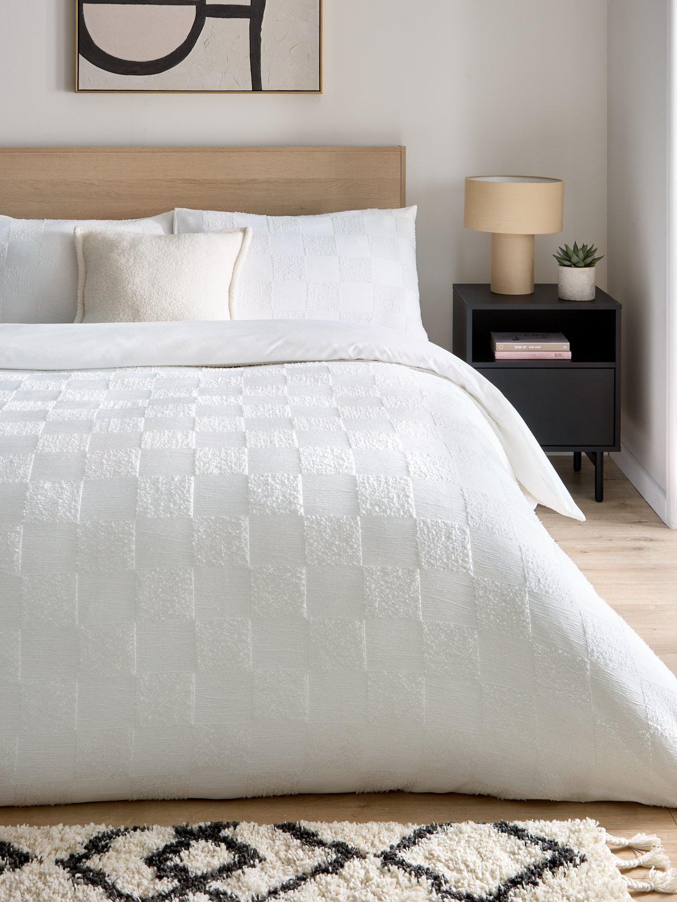 Product photograph of Very Home Textured Grid Duvet Cover Set - White from very.co.uk