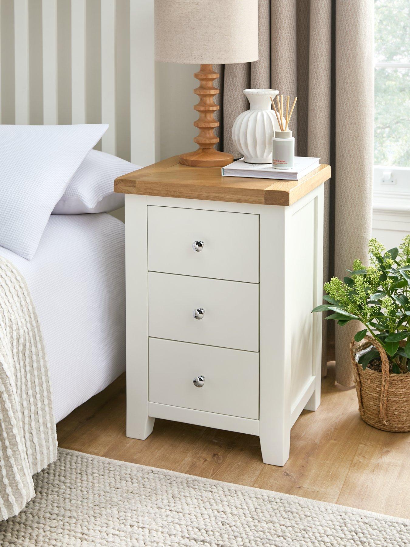 White and wooden bedside tables discount