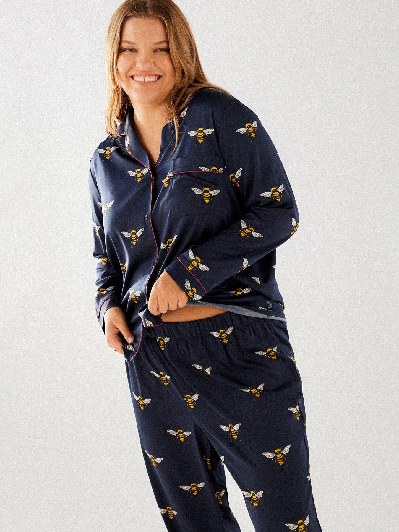 CHELSEA PEERS Curve Navy Bee Satin Button Up Long Pyjama Set