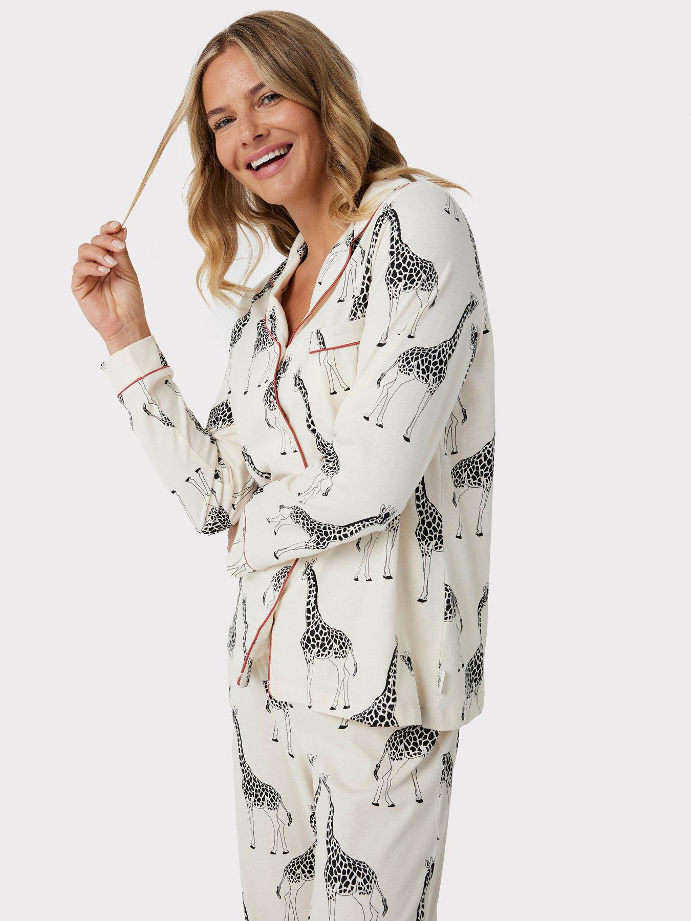 Image 4 of 6 of CHELSEA PEERS Cream Giraffe Button Up Long Pyjama Set