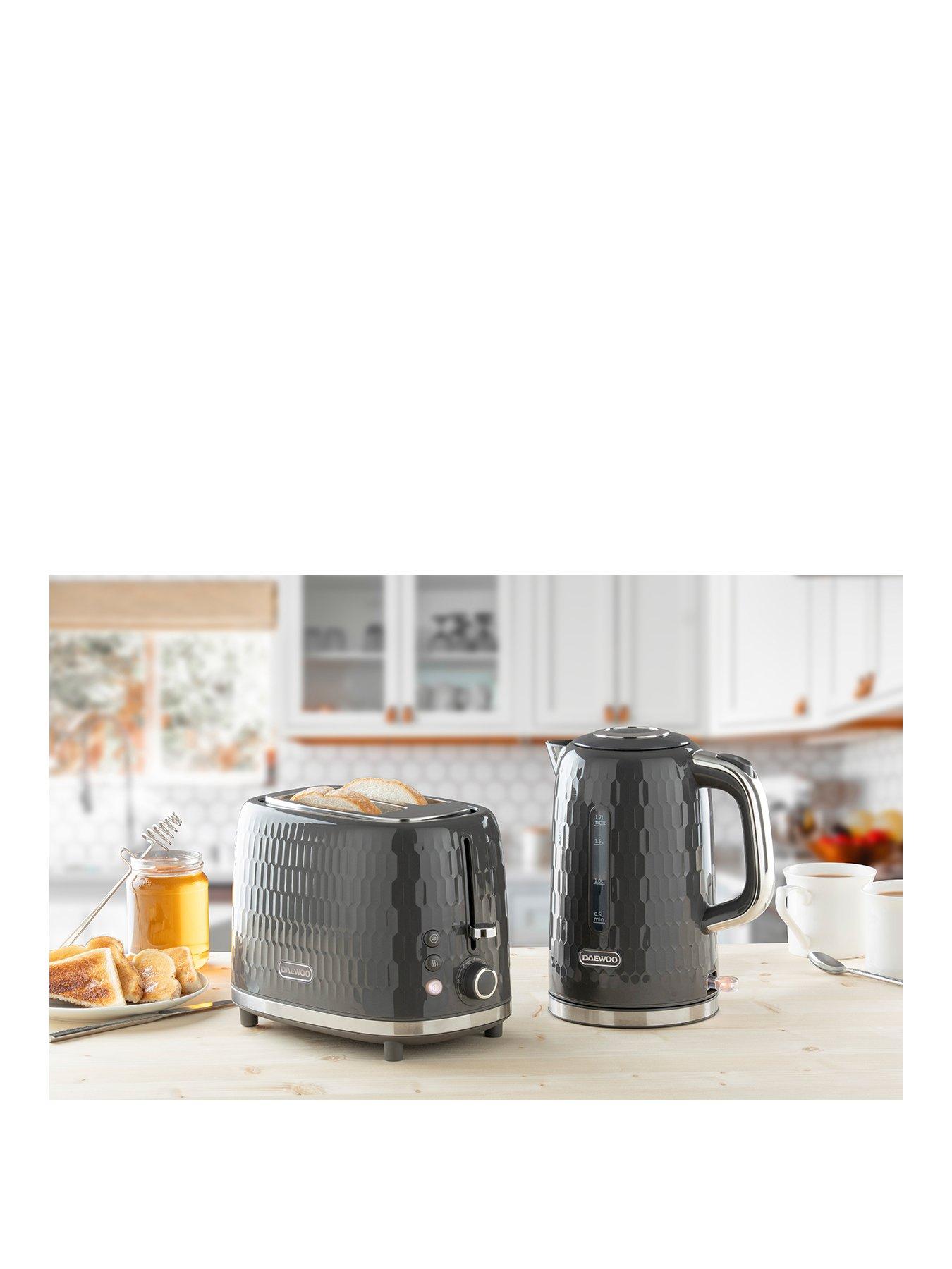 Daewoo kettle shop and toaster