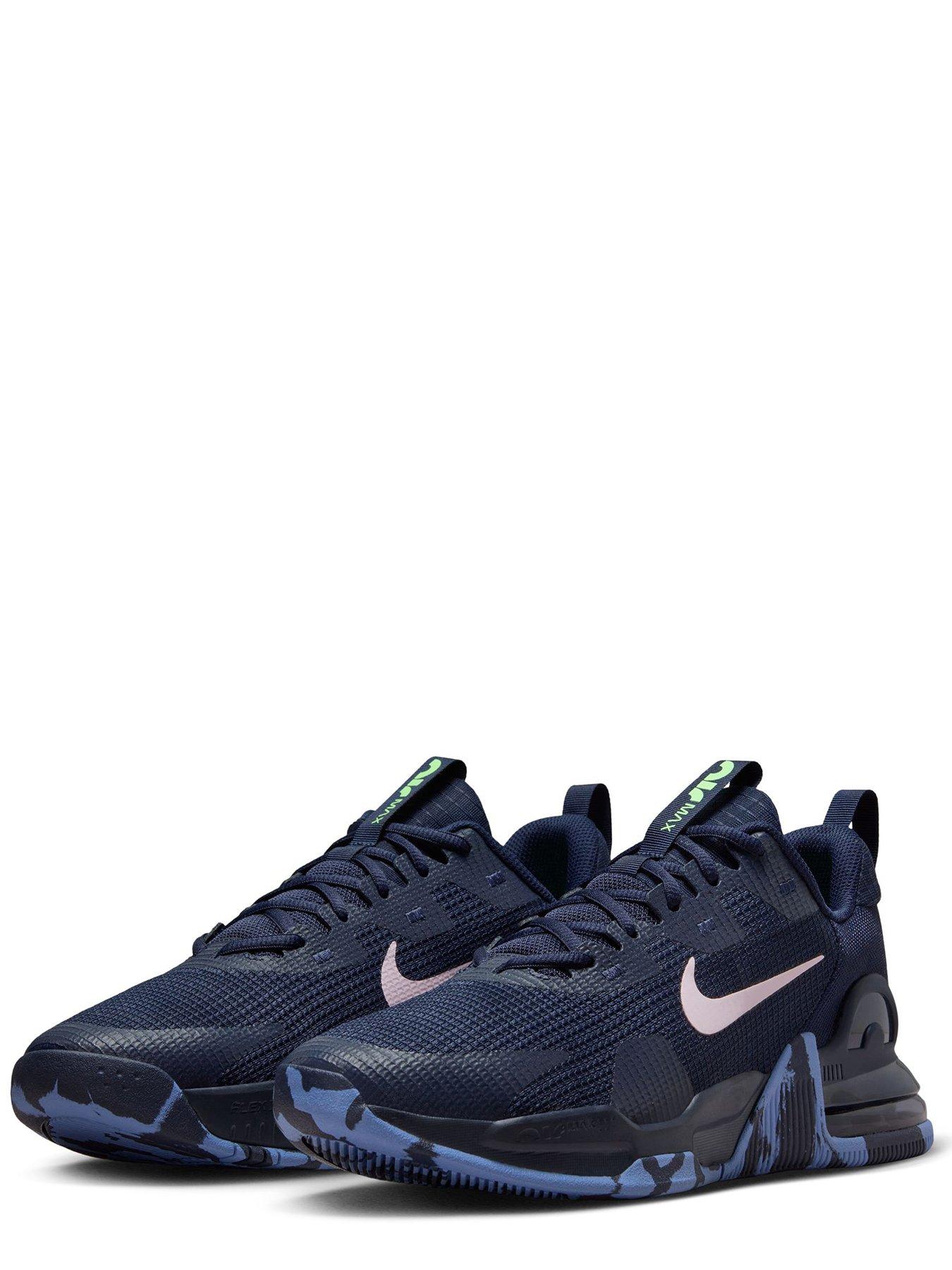 Navy blue best sale nike trainers mens