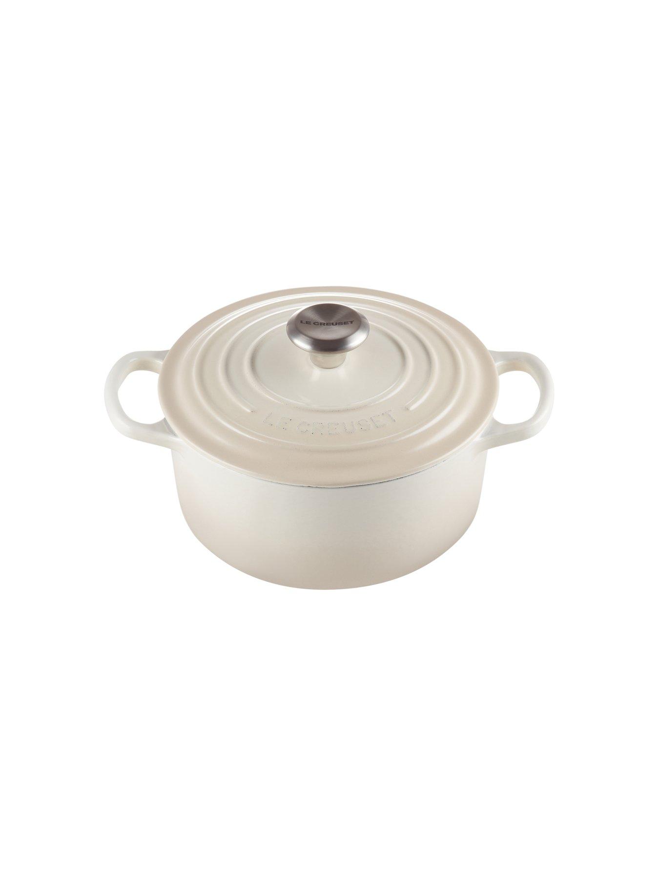 Image 4 of 8 of Le Creuset Signature Cast Iron Round 22 cm Casserole in Meringue